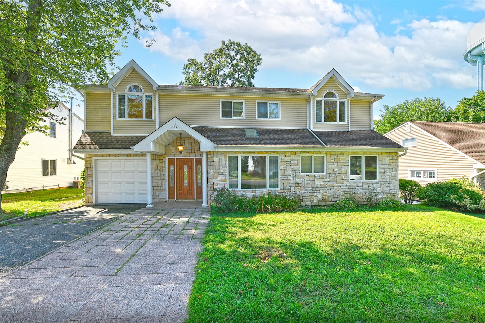 38 Wakefield Avenue, Port Washington, NY 11050