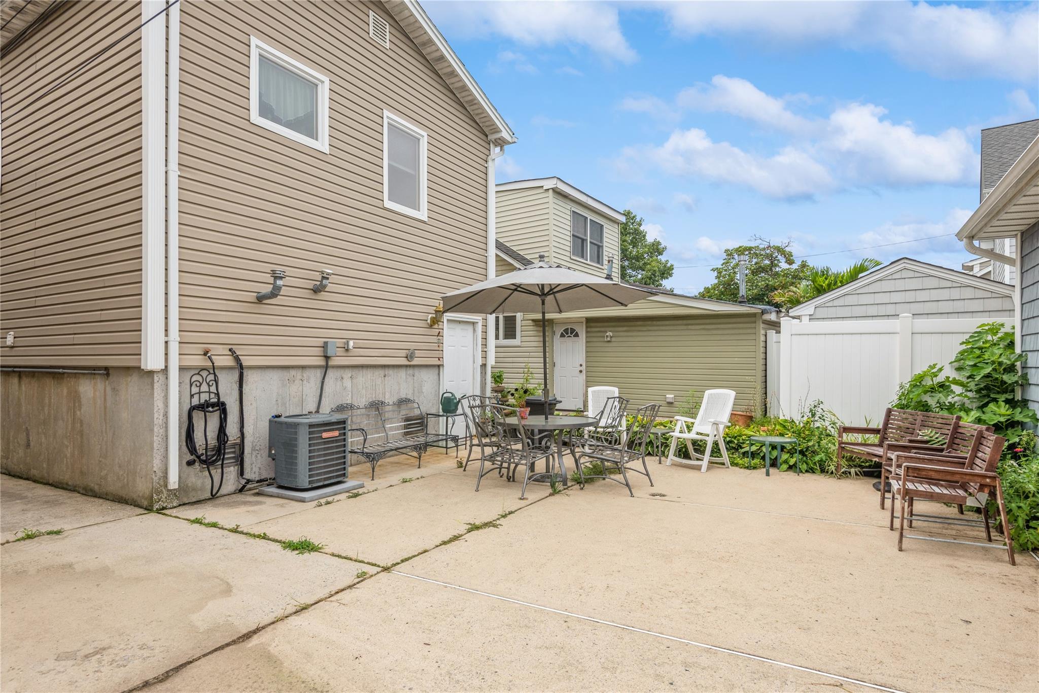 347 Bayville Avenue, Bayville, NY 11709