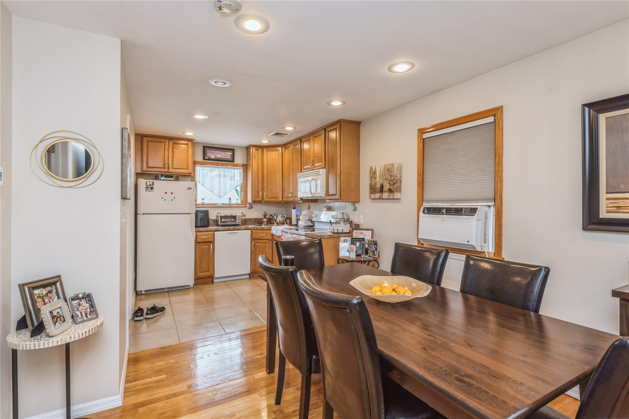 347 Bayville Avenue, Bayville, NY 11709