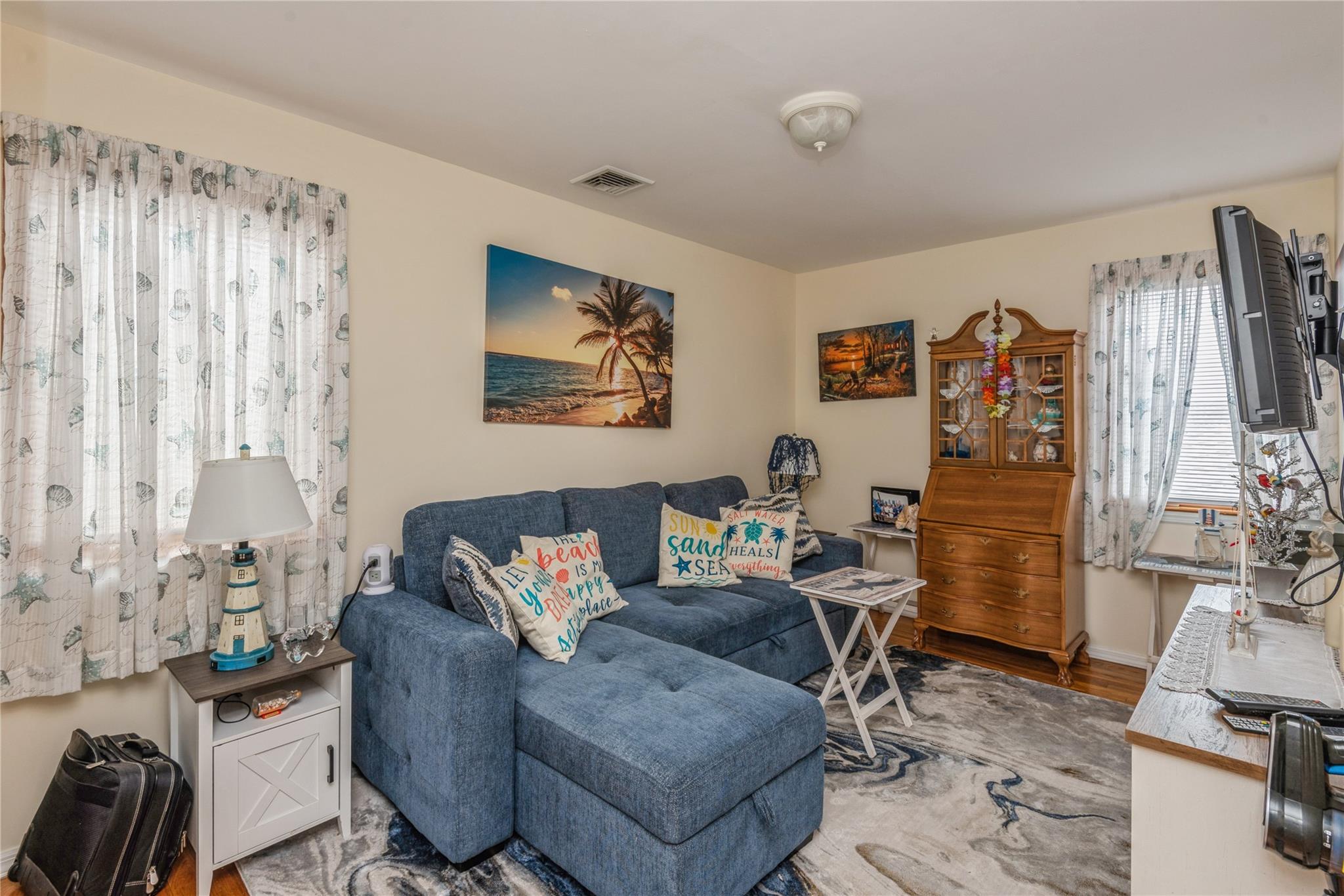 347 Bayville Avenue, Bayville, NY 11709