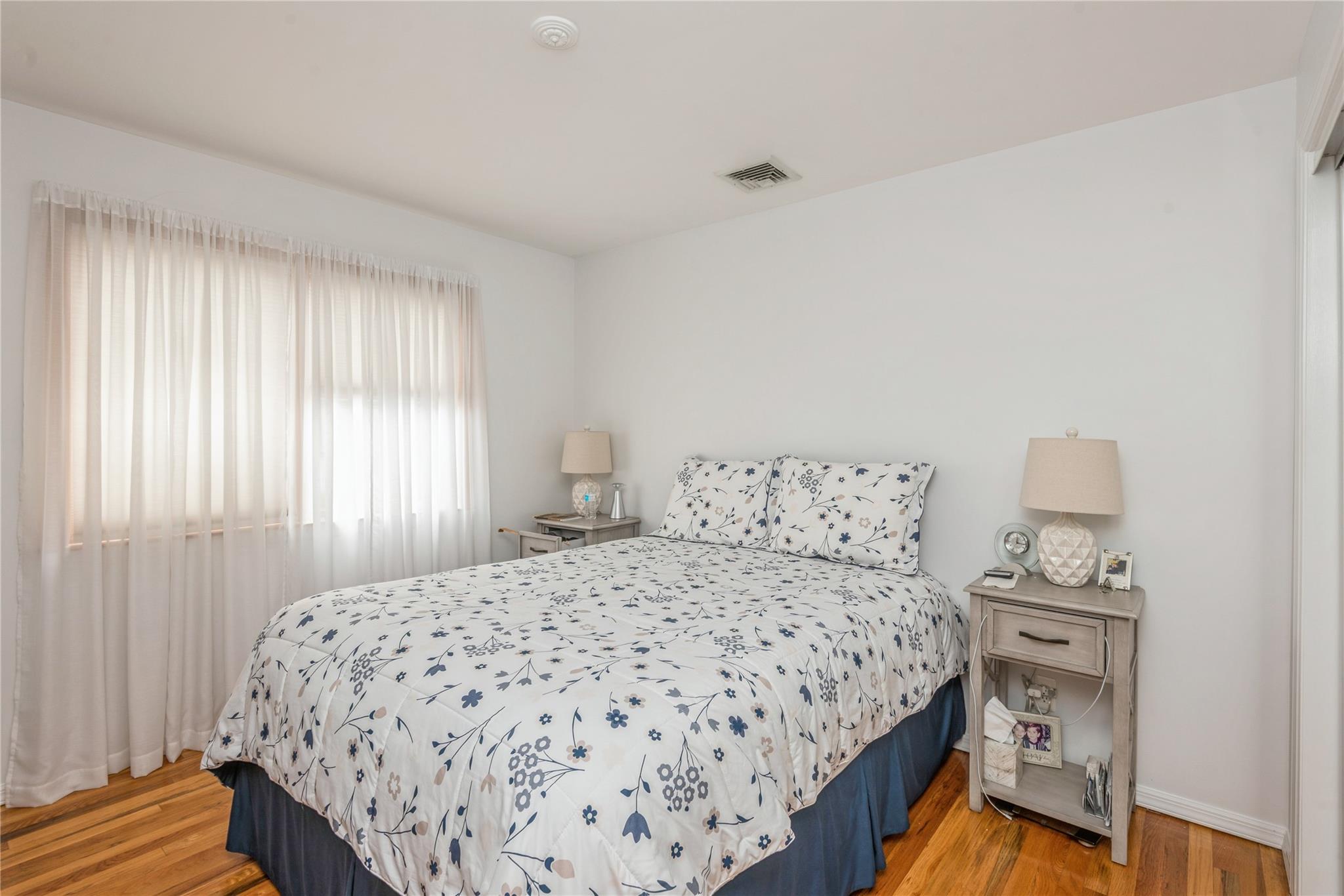 347 Bayville Avenue, Bayville, NY 11709