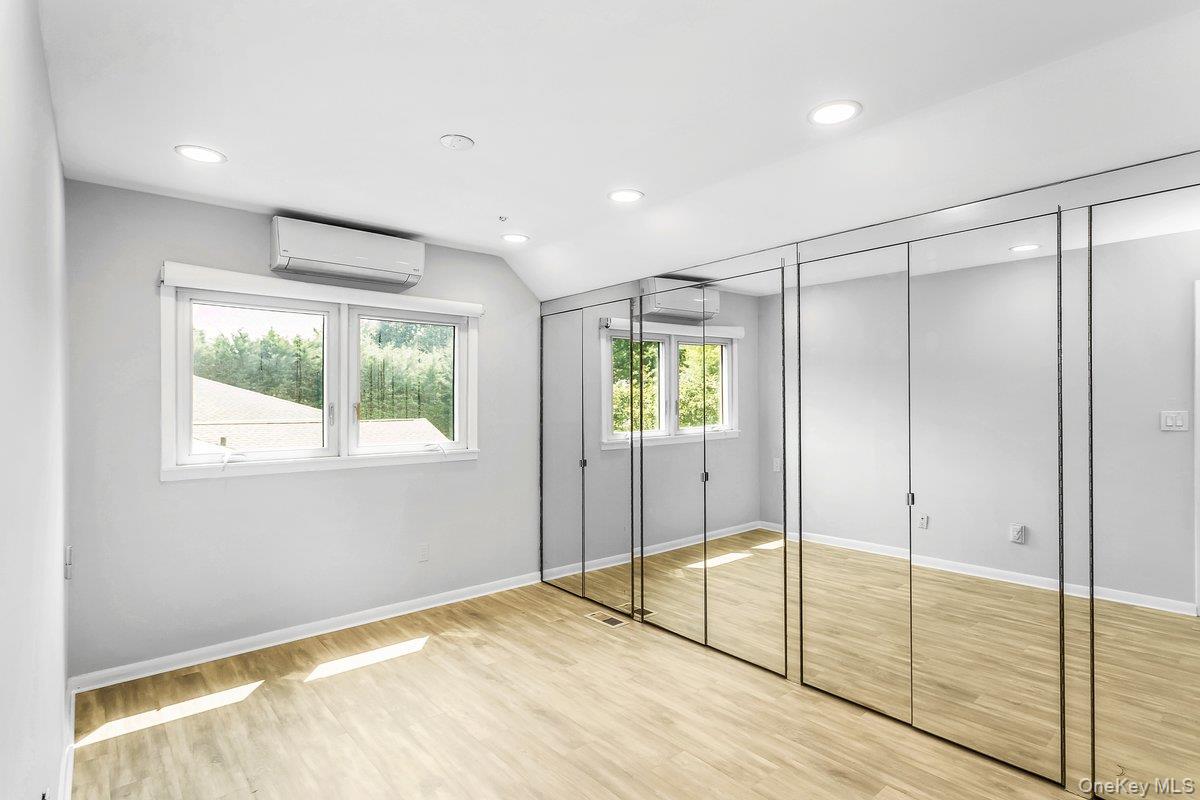 83 The Dell, Searingtown, NY 11507