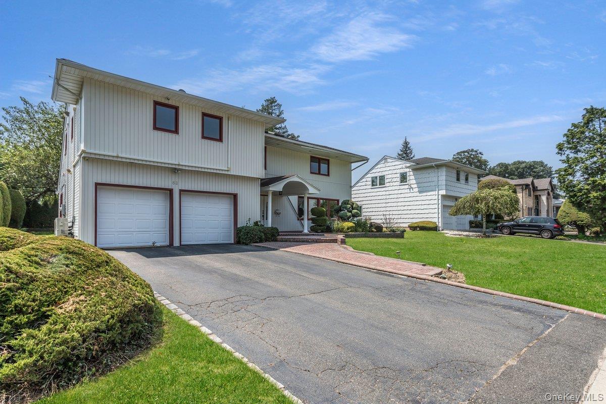 83 The Dell, Searingtown, NY 11507