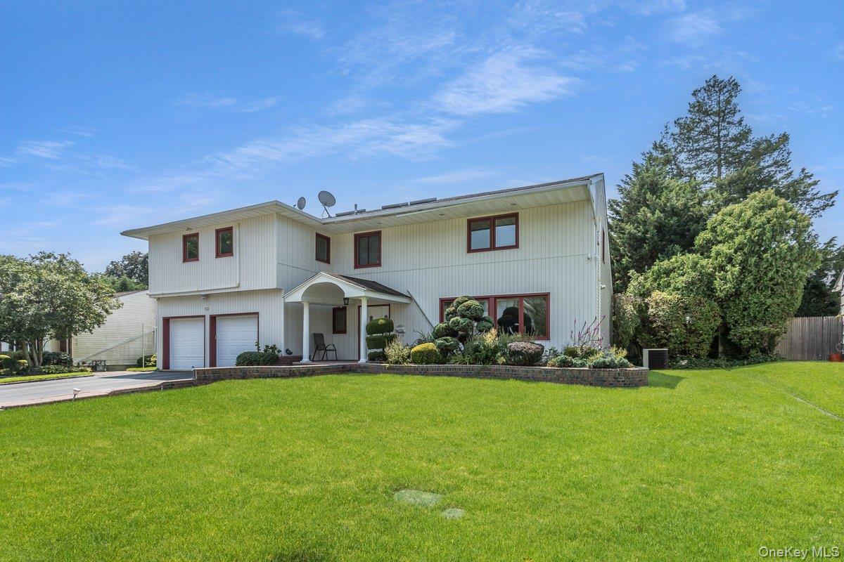 83 The Dell, Searingtown, NY 11507