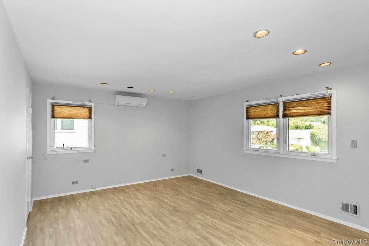 83 The Dell, Searingtown, NY 11507