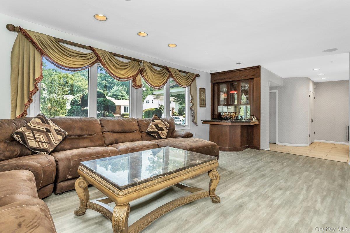 83 The Dell, Searingtown, NY 11507