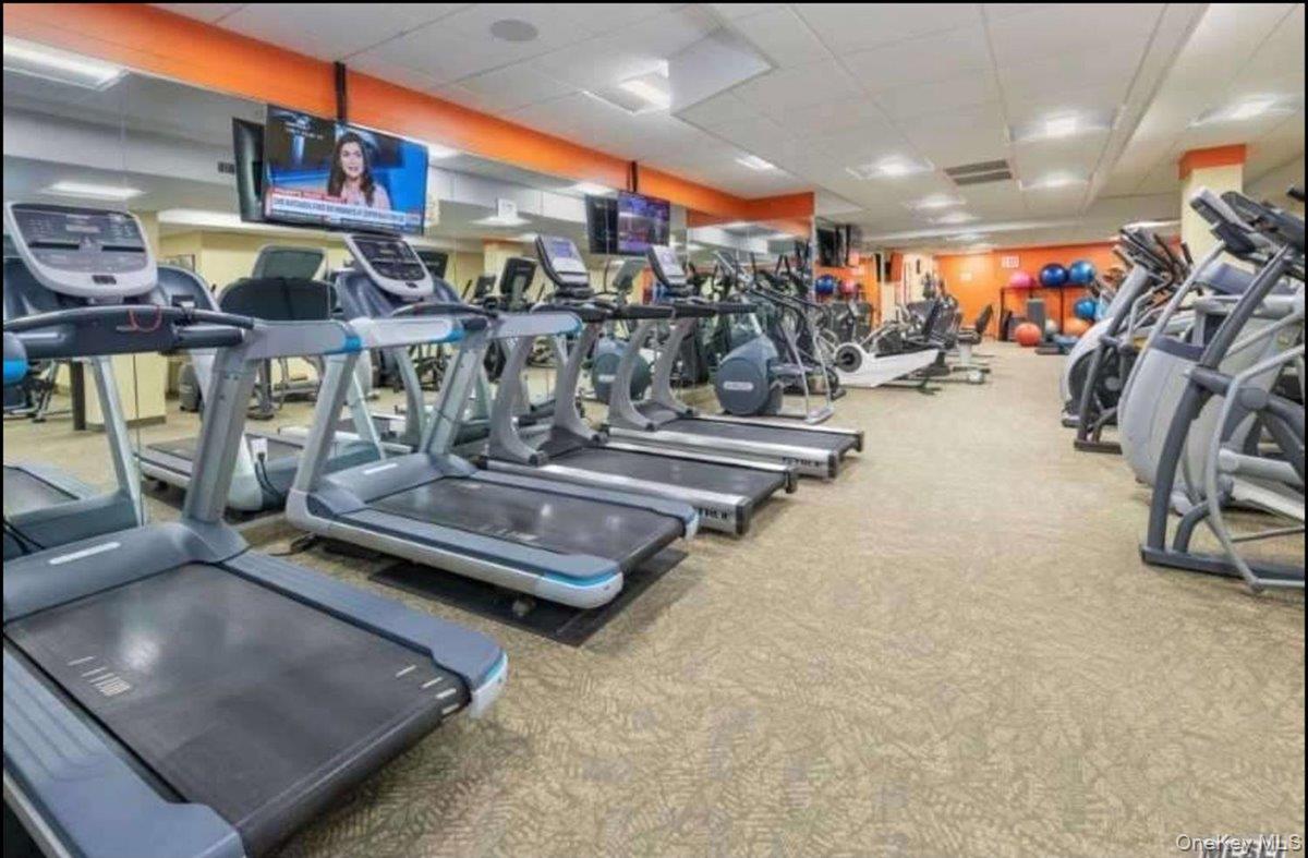 1 Bay Club Drive # 4N, Bayside, NY 11360