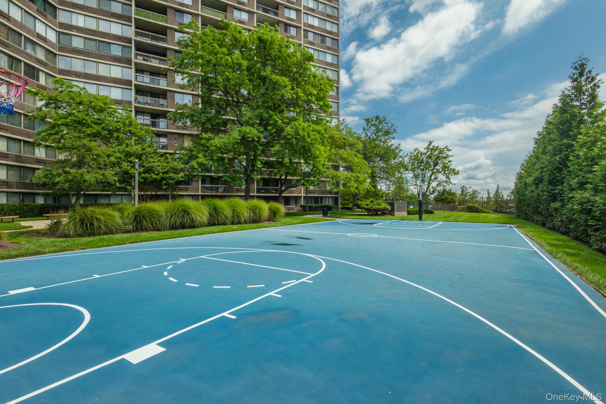 1 Bay Club Drive # 4N, Bayside, NY 11360