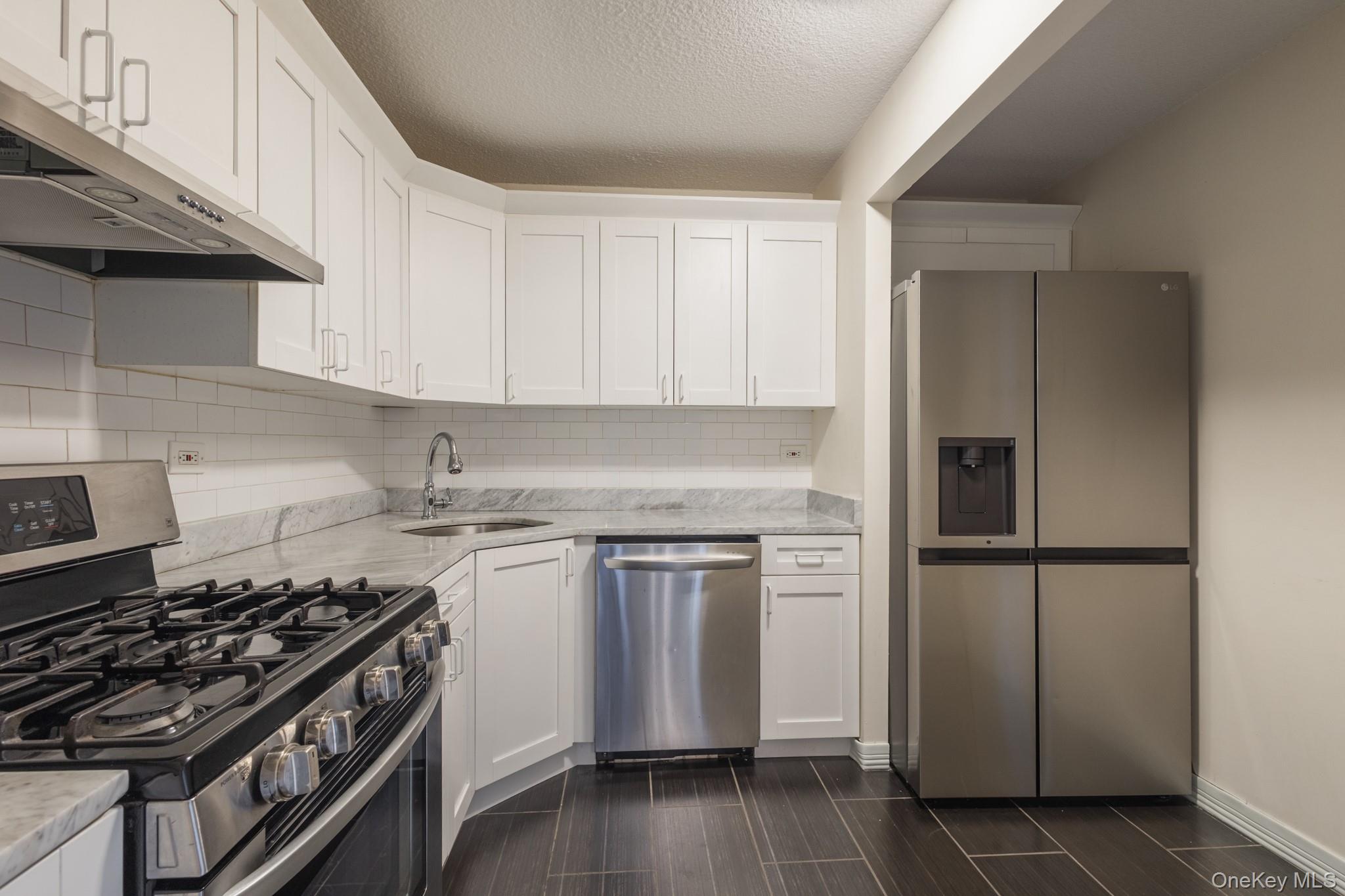 1 Bay Club Drive # 4N, Bayside, NY 11360