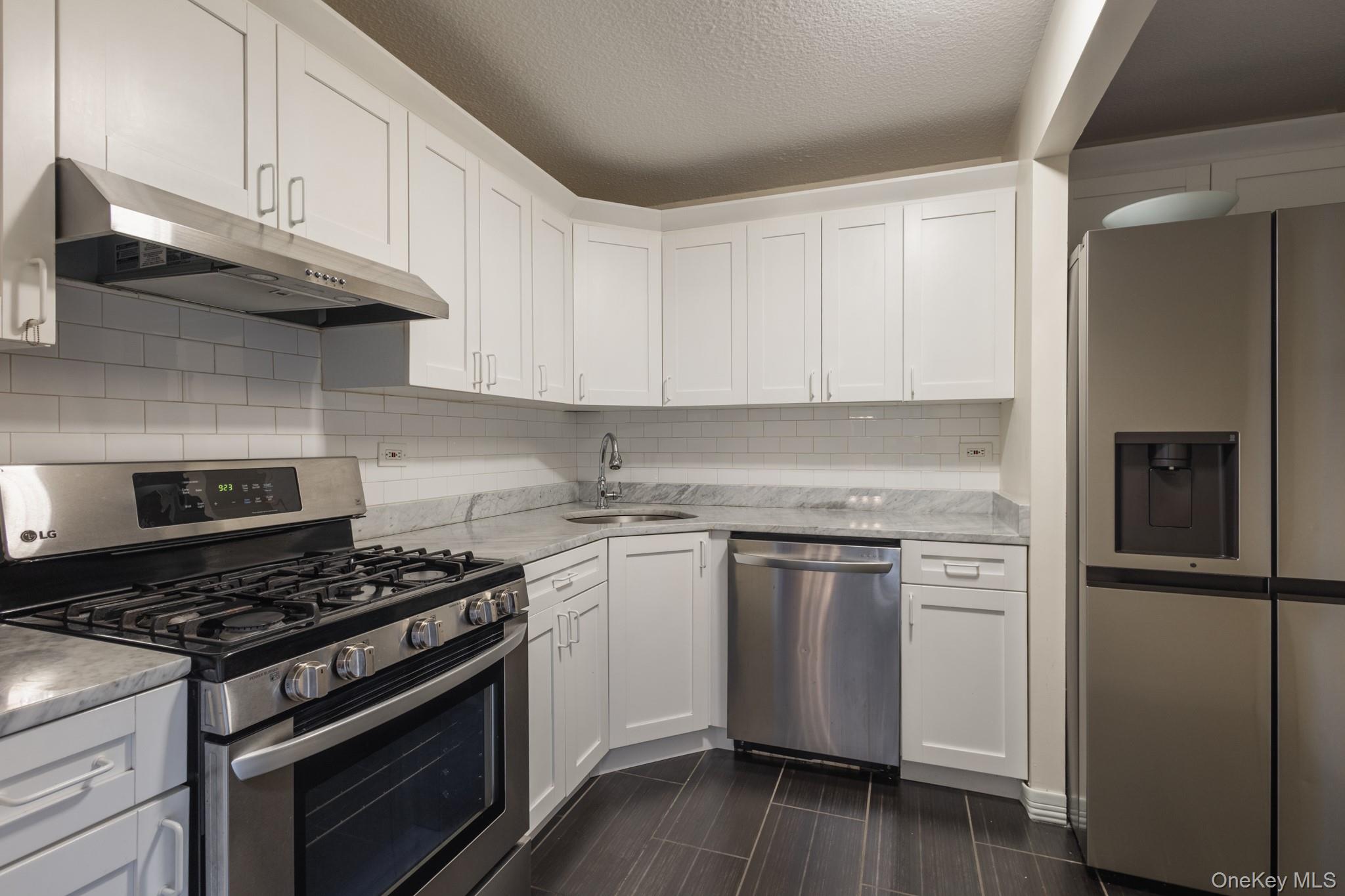 1 Bay Club Drive # 4N, Bayside, NY 11360