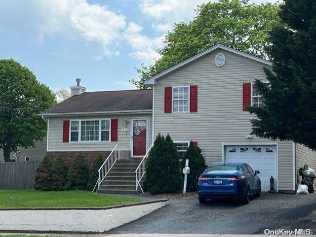215 53rd Street, Lindenhurst, NY 11757