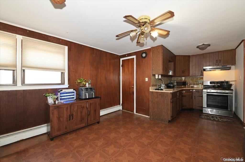 11 Edwards Place, Valley Stream, NY 11580