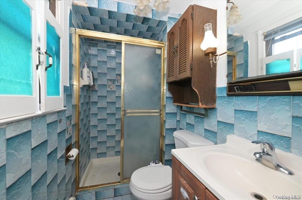 11 Edwards Place, Valley Stream, NY 11580