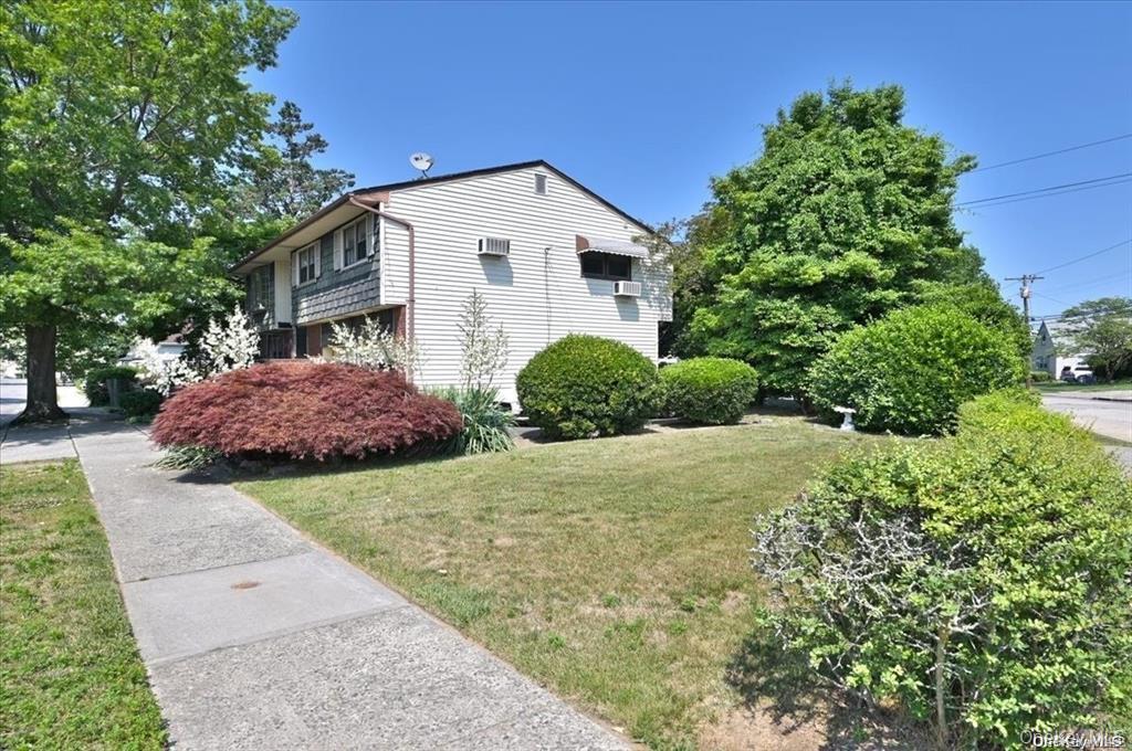 11 Edwards Place, Valley Stream, NY 11580