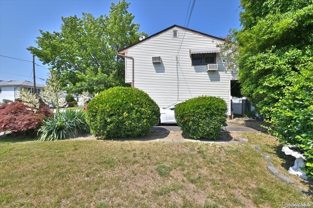 11 Edwards Place, Valley Stream, NY 11580