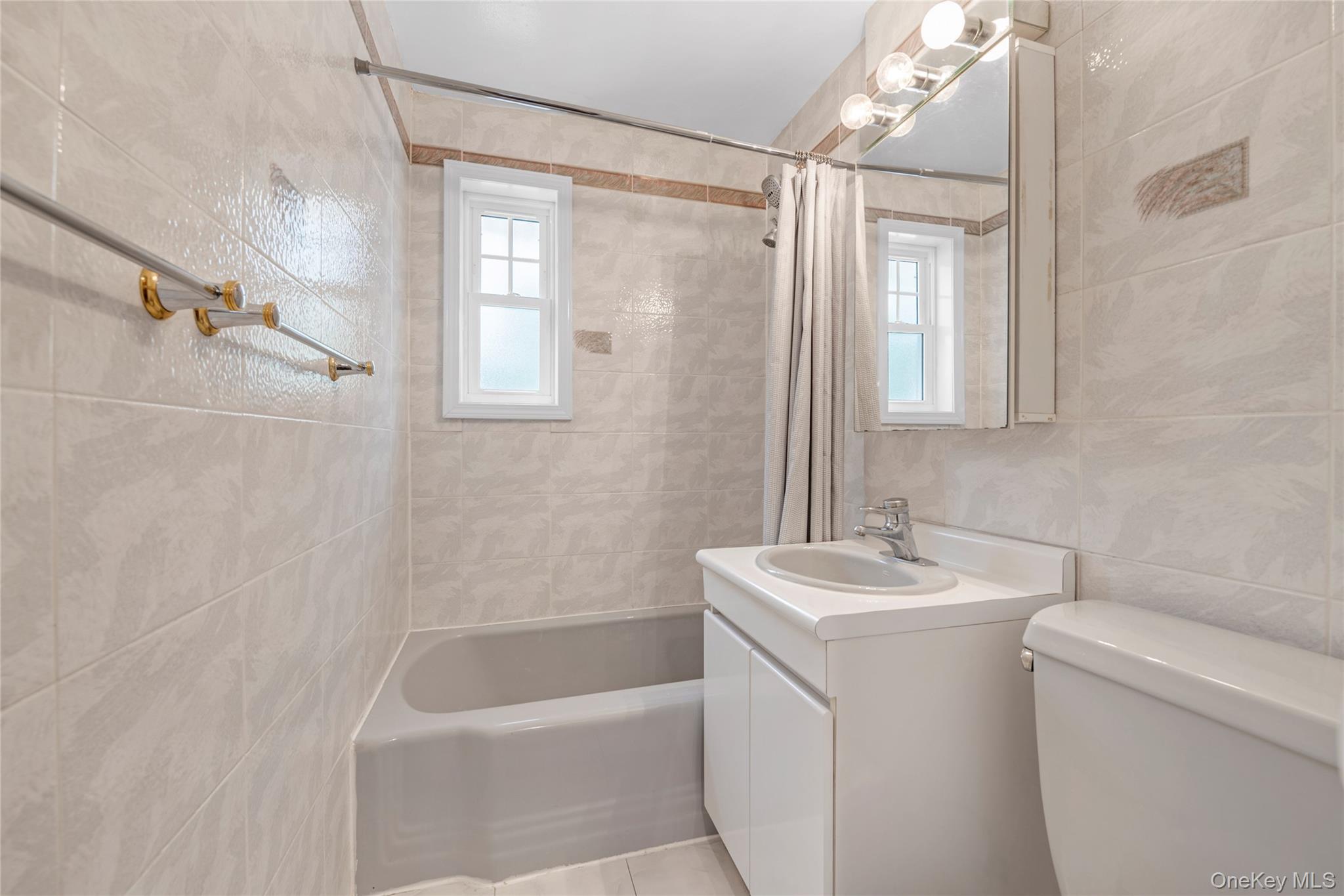 226-09 Union Turnpike # B, Bayside, NY 11364