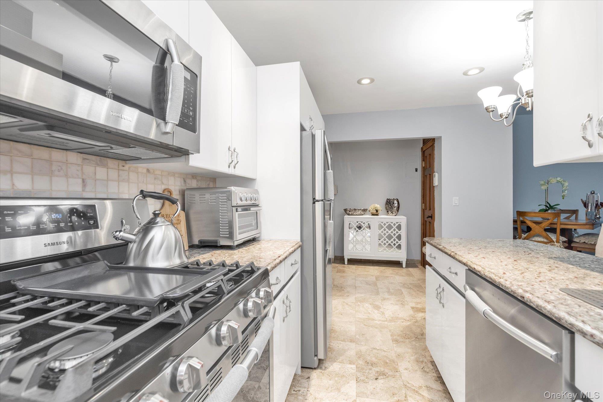 160-15 Powells Cove Boulevard # C202, Beechhurst, NY 11357