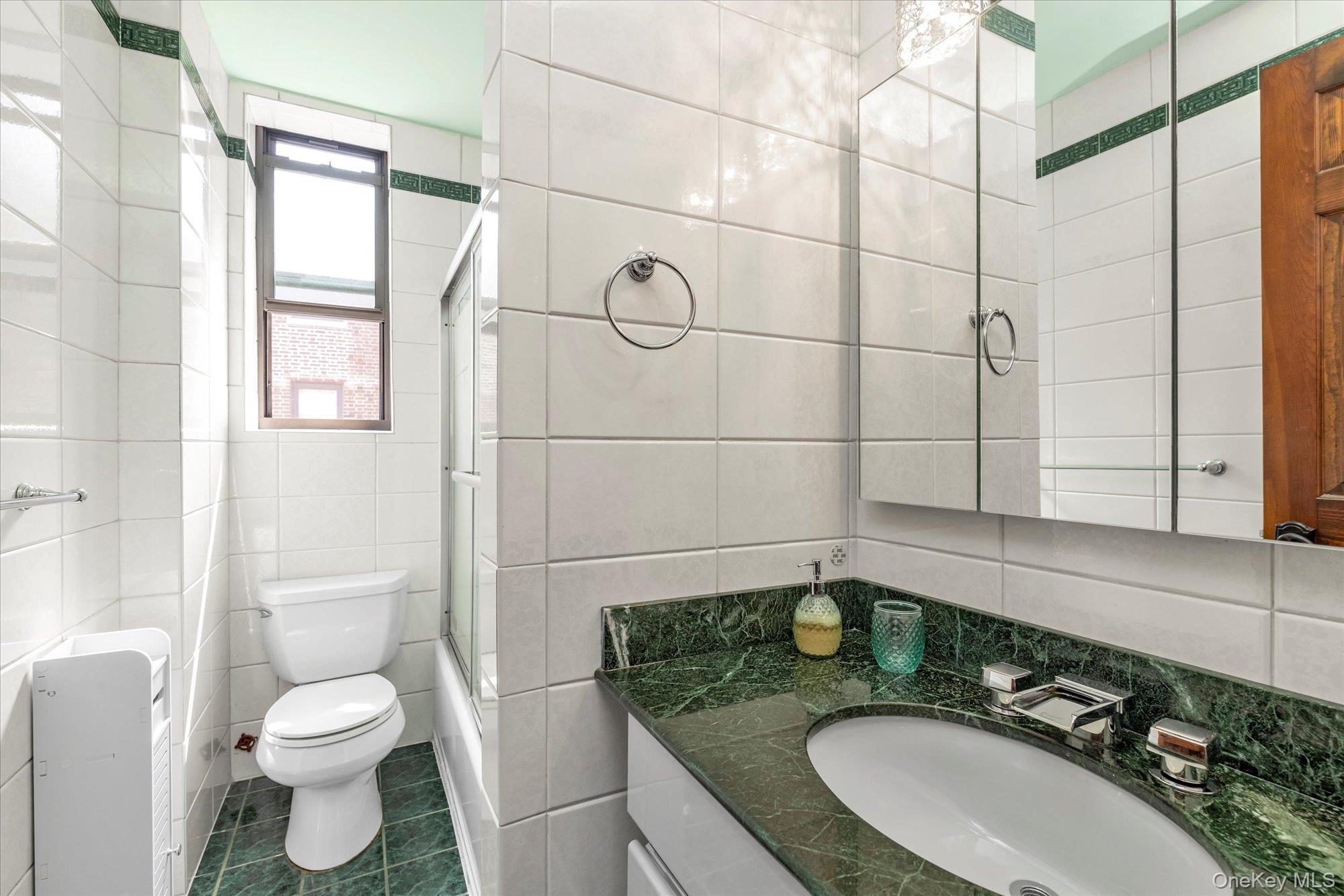 160-15 Powells Cove Boulevard # C202, Beechhurst, NY 11357