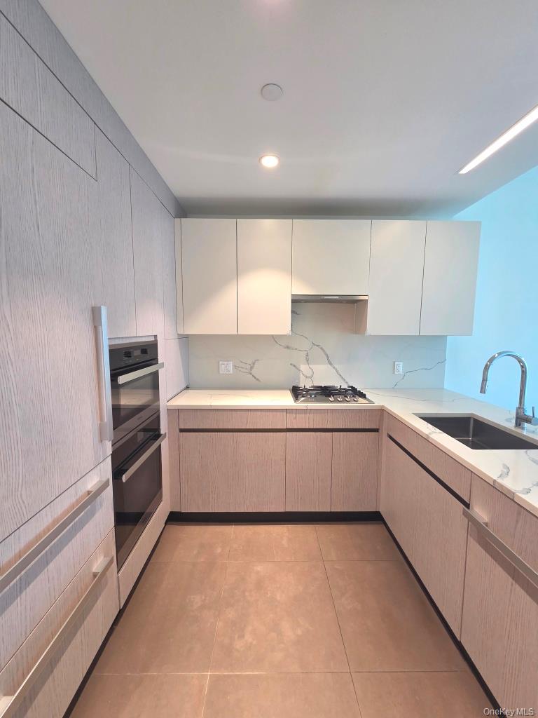 133-27 39th Avenue # 5T, Flushing, NY 11354