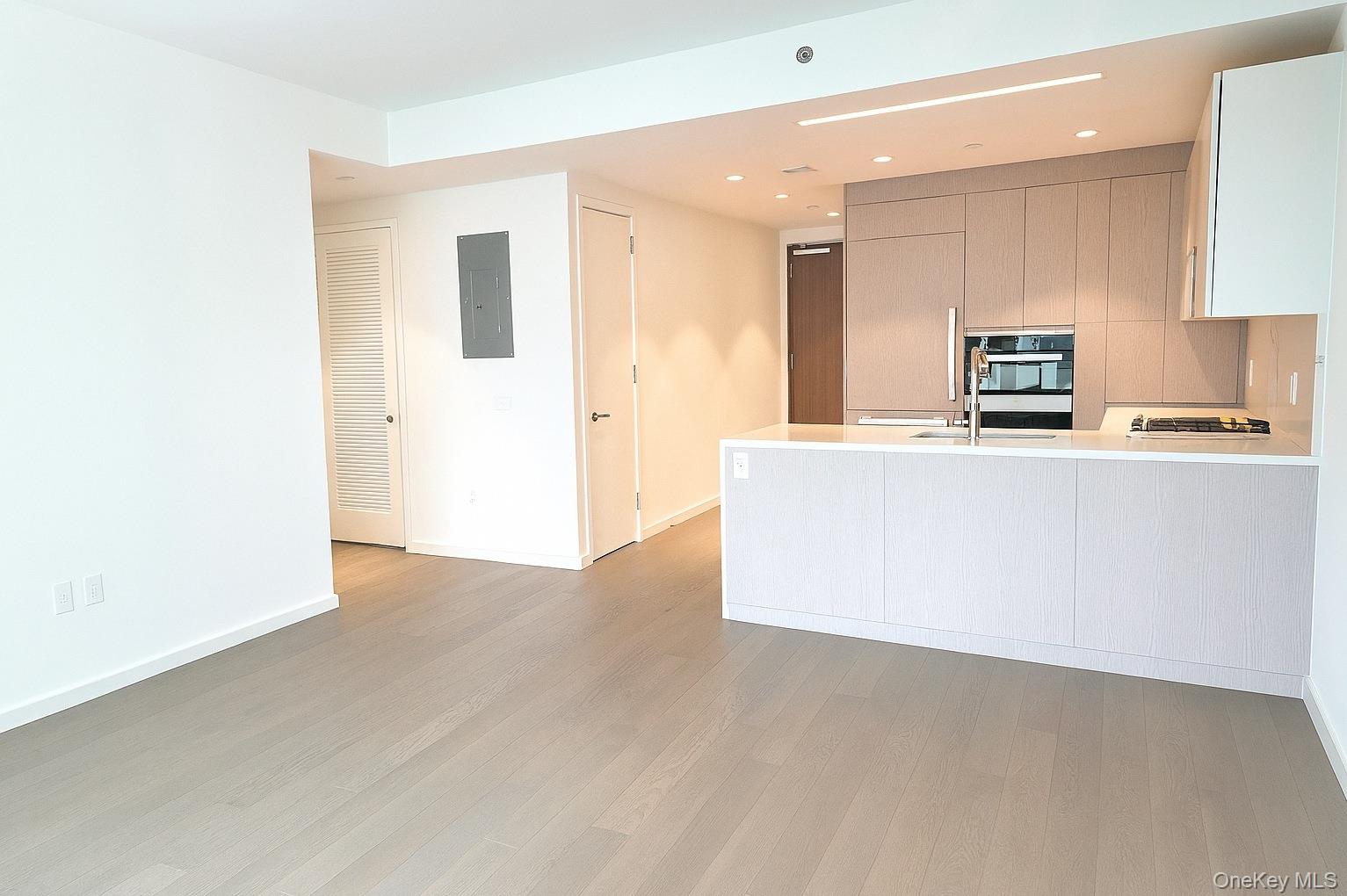 133-27 39th Avenue # 5T, Flushing, NY 11354