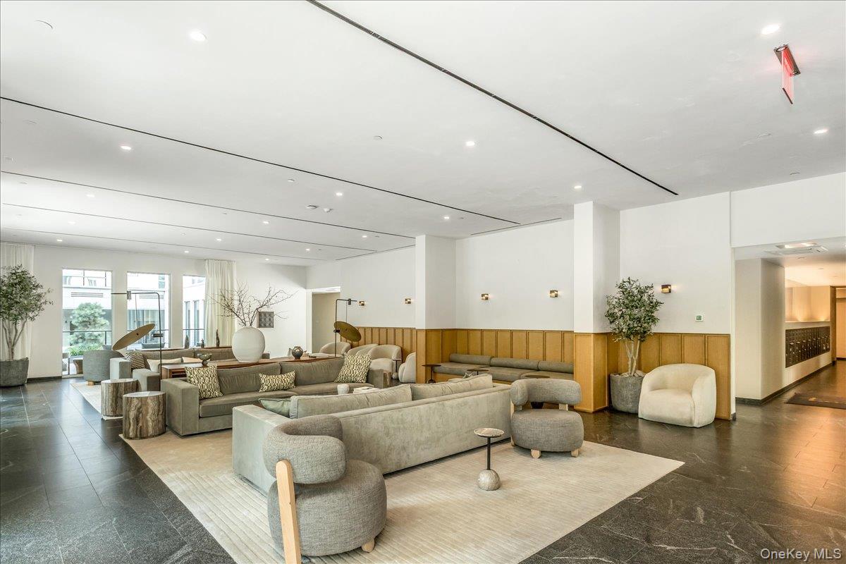 133-27 39th Avenue # 5T, Flushing, NY 11354