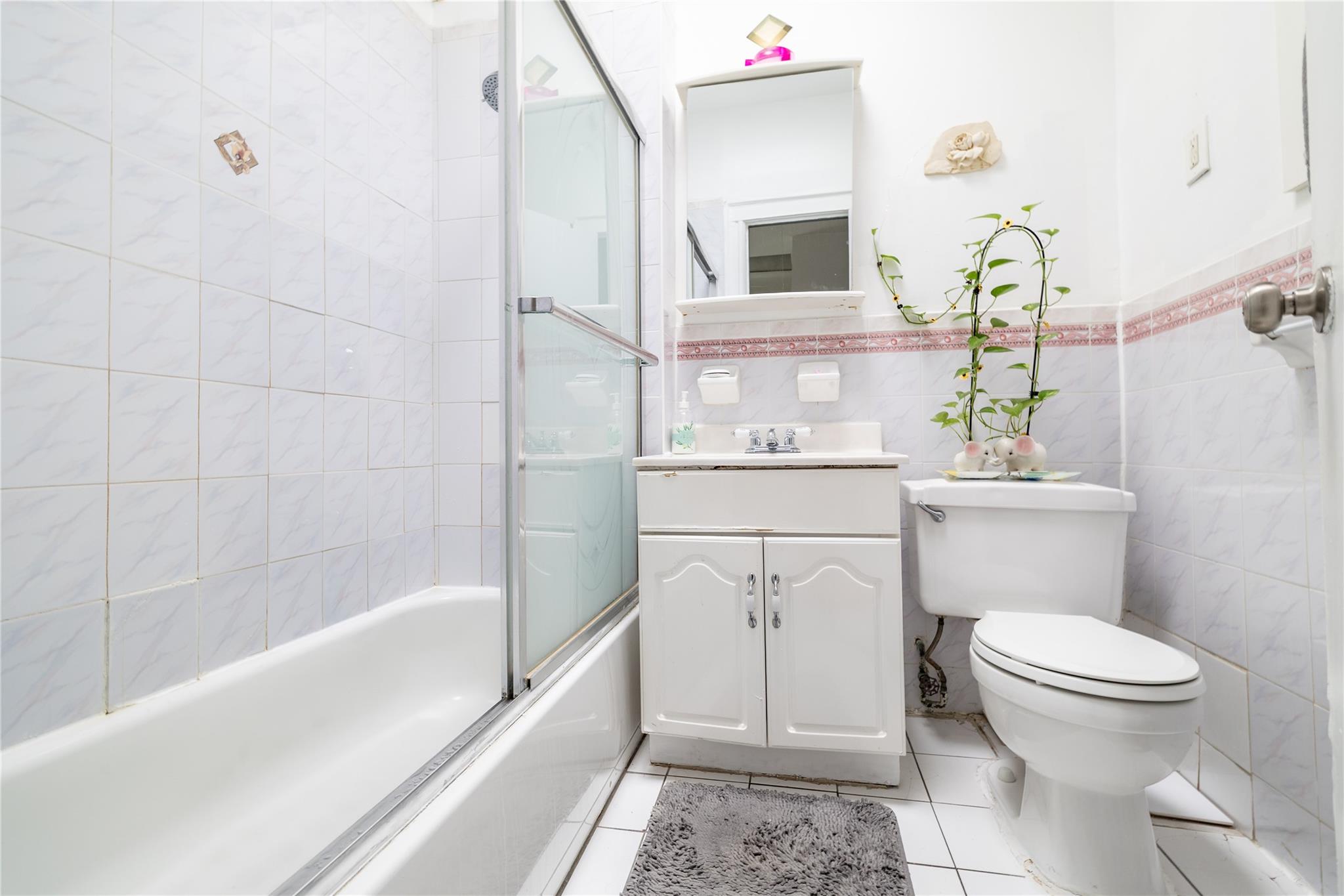 126-17 101 Avenue, Richmond Hill, NY 11419