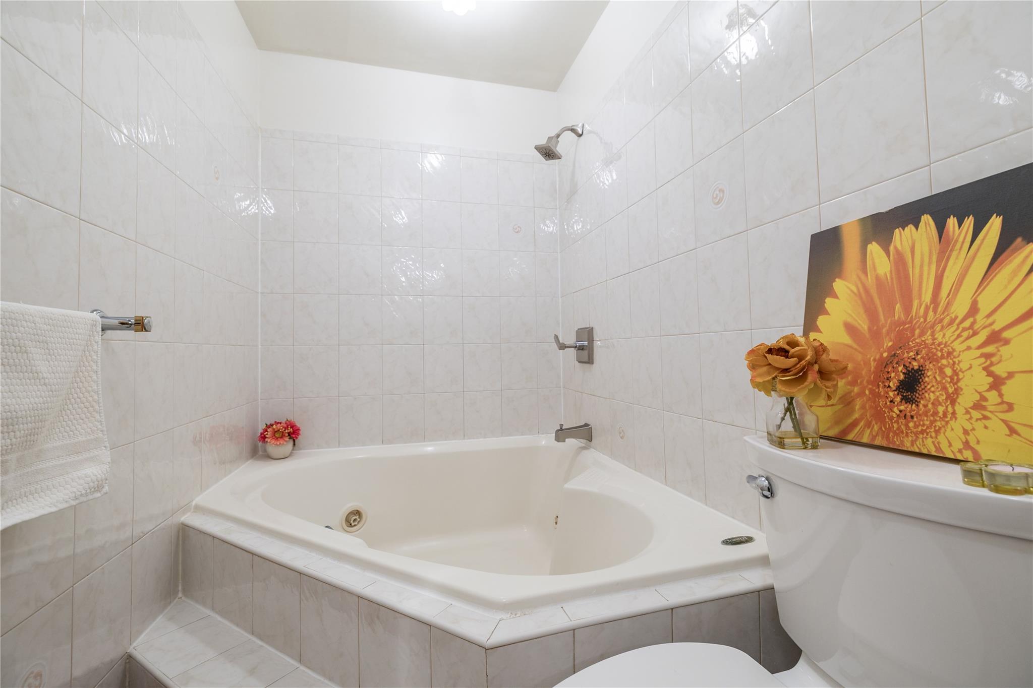 126-17 101 Avenue, Richmond Hill, NY 11419