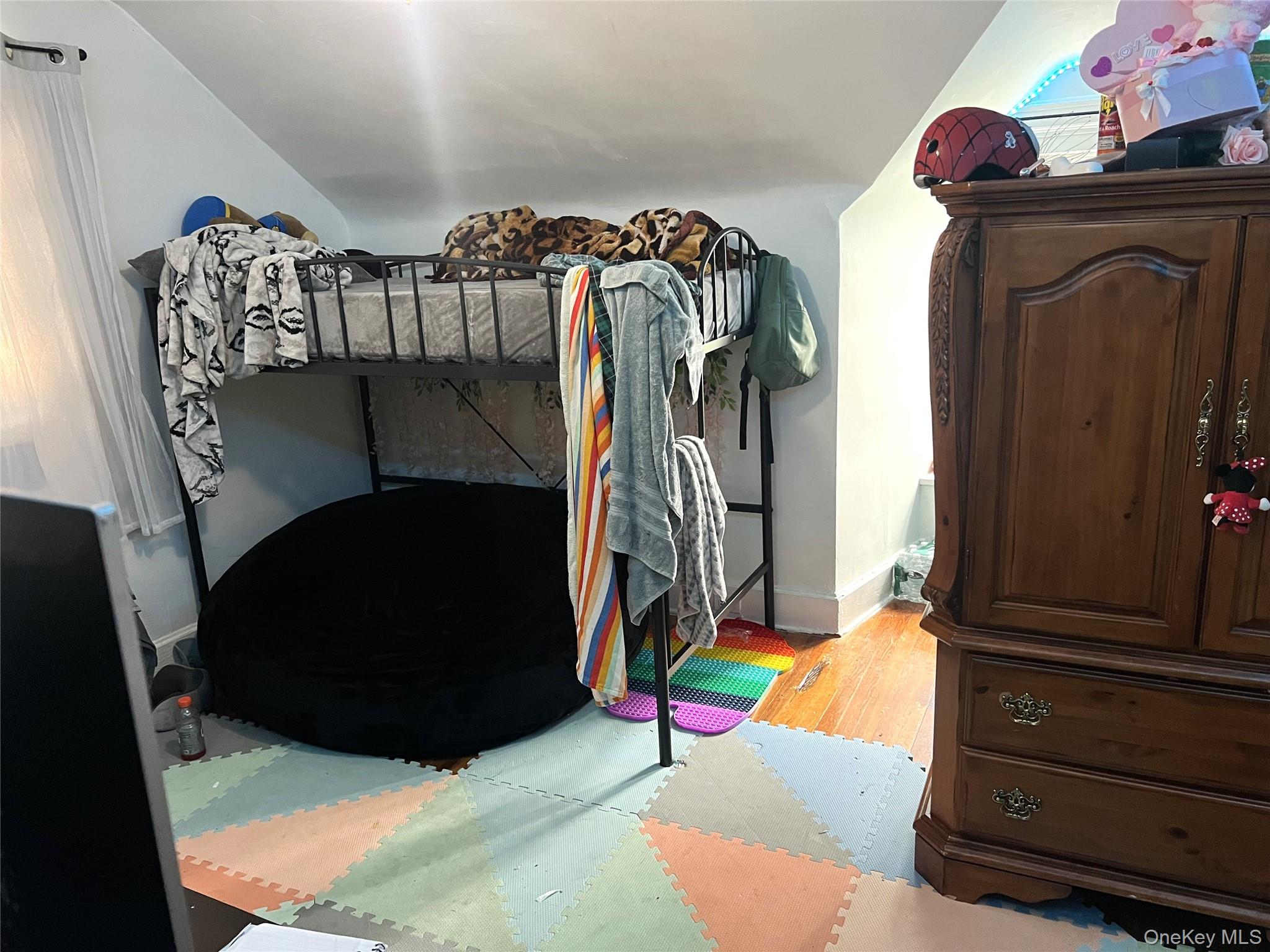 5 Crest Place, Elmsford, NY 10523