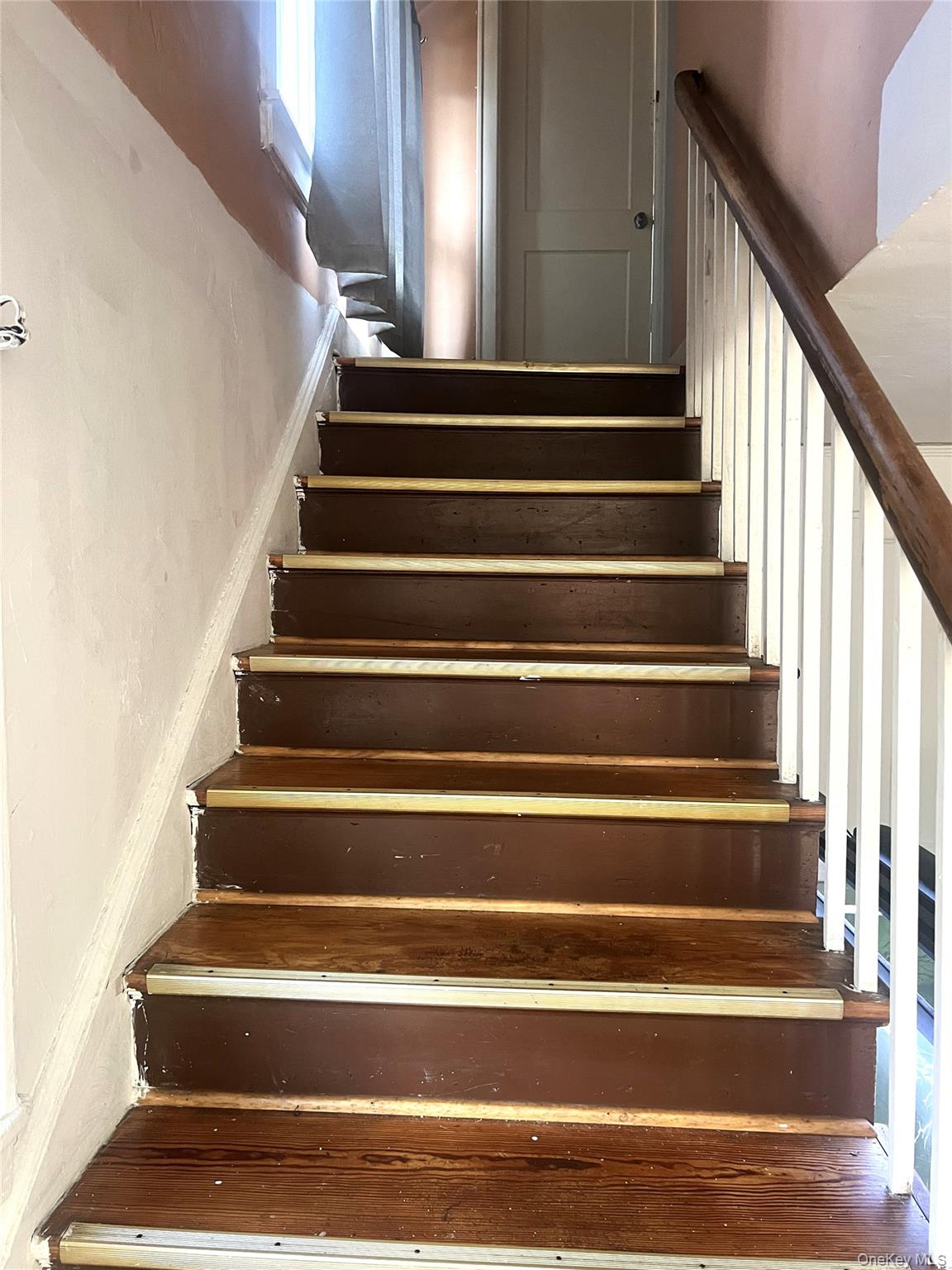 5 Crest Place, Elmsford, NY 10523