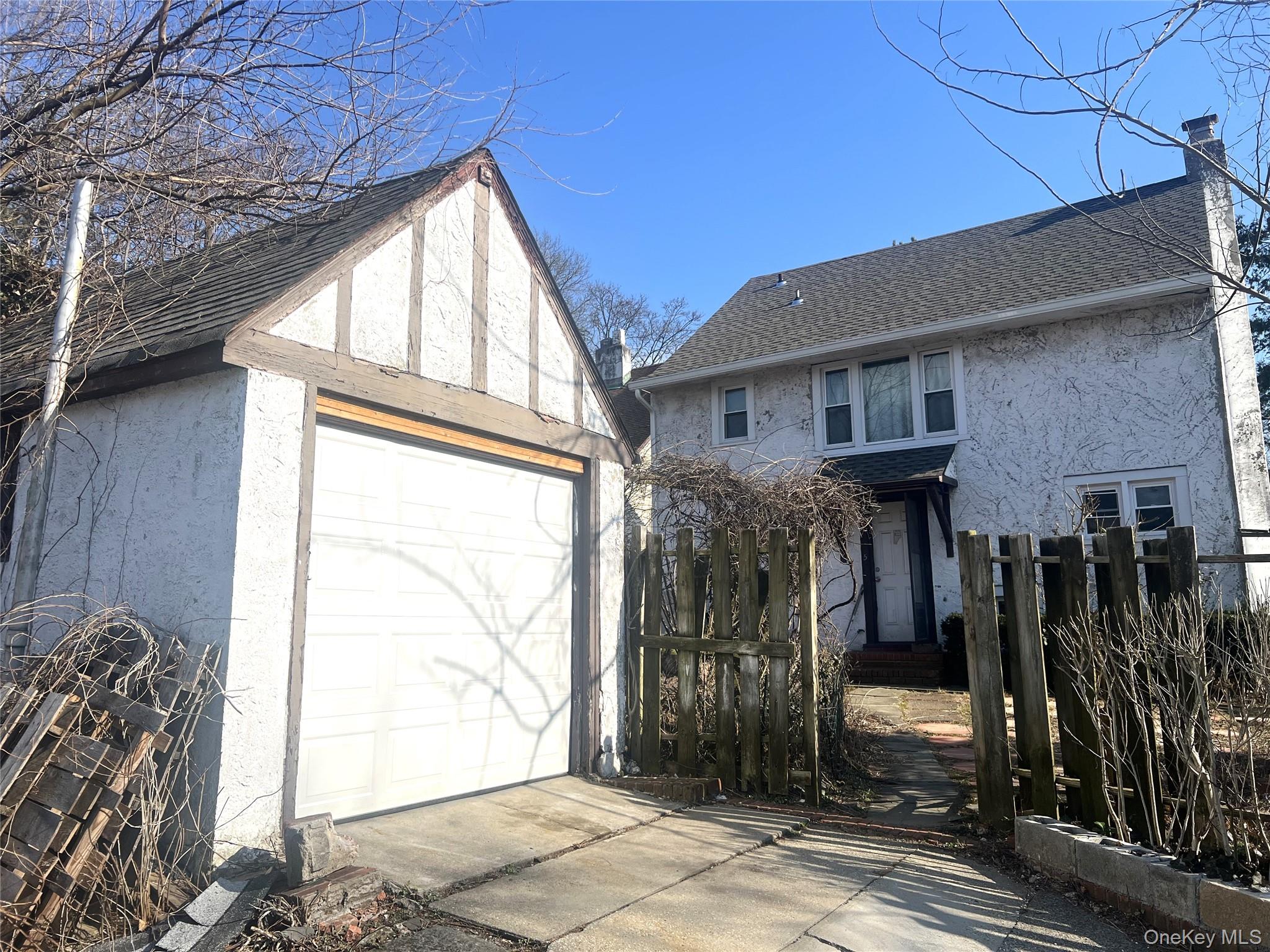 5 Crest Place, Elmsford, NY 10523