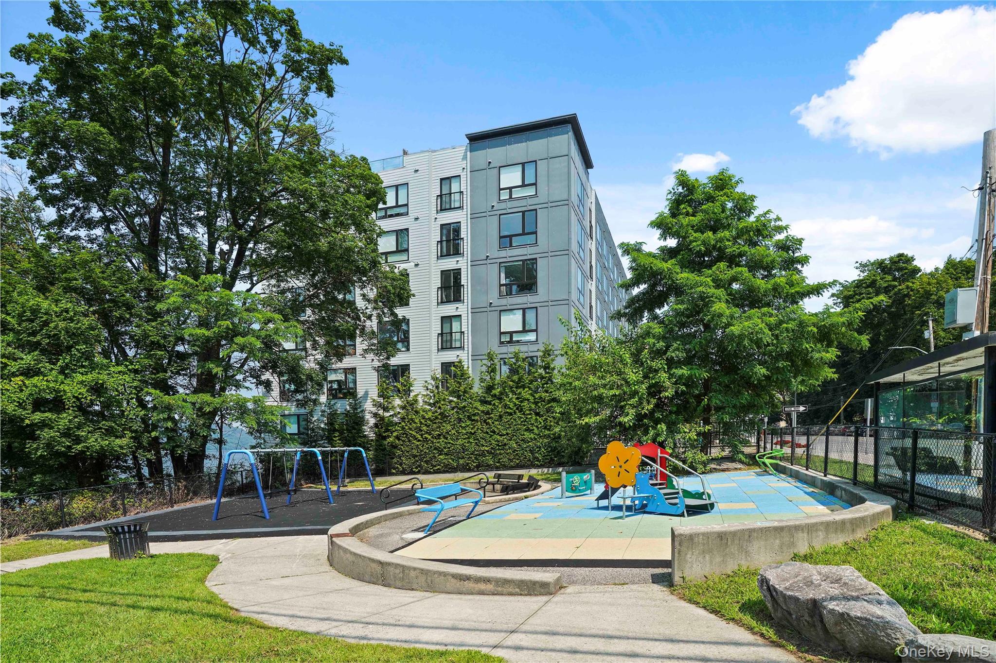 1 Hawley Terrace # 2J, Yonkers, NY 10701