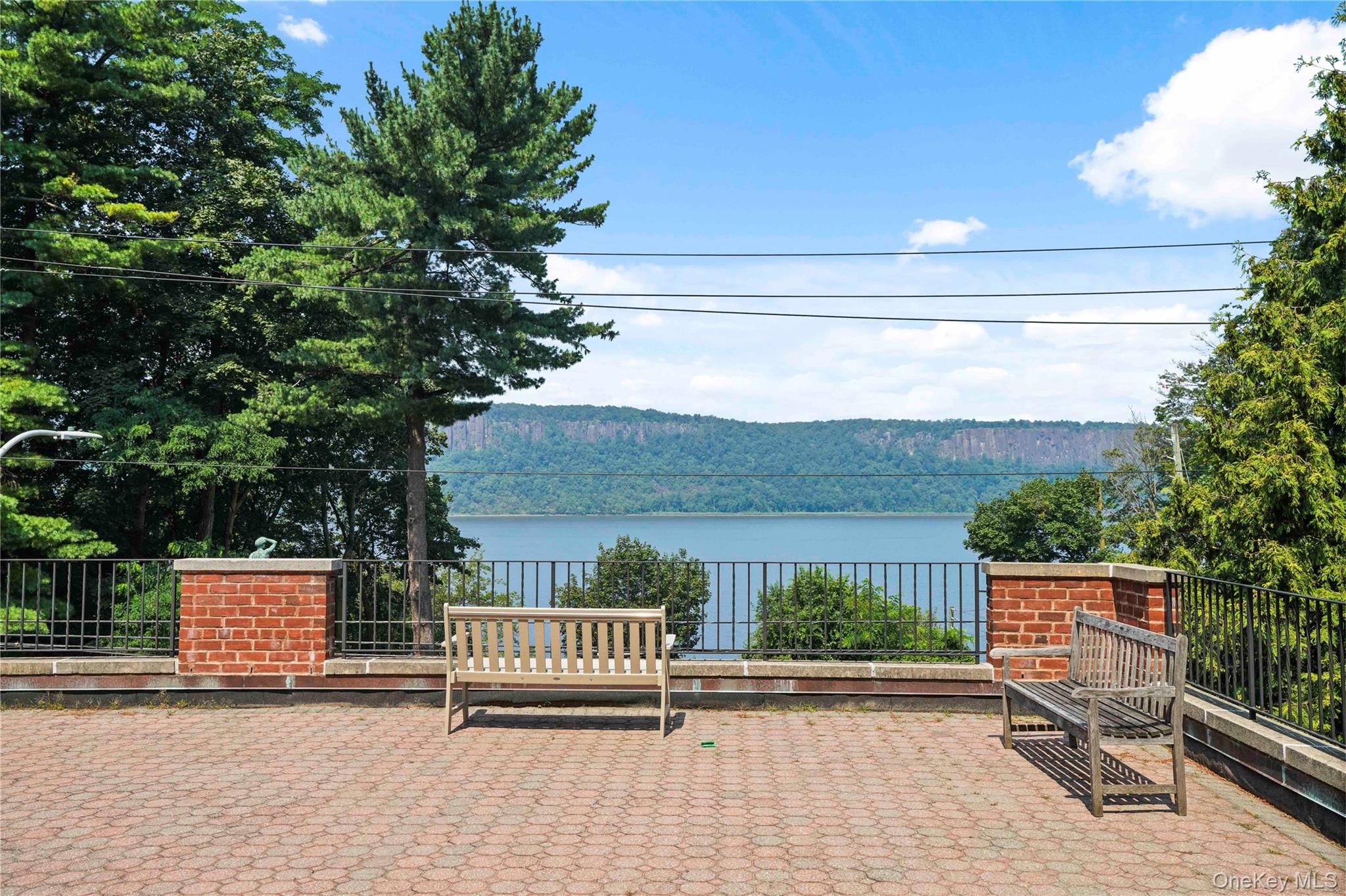 1 Hawley Terrace # 2J, Yonkers, NY 10701