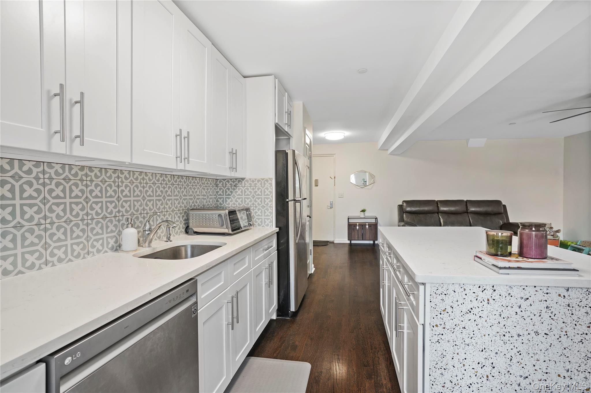 1 Hawley Terrace # 2J, Yonkers, NY 10701