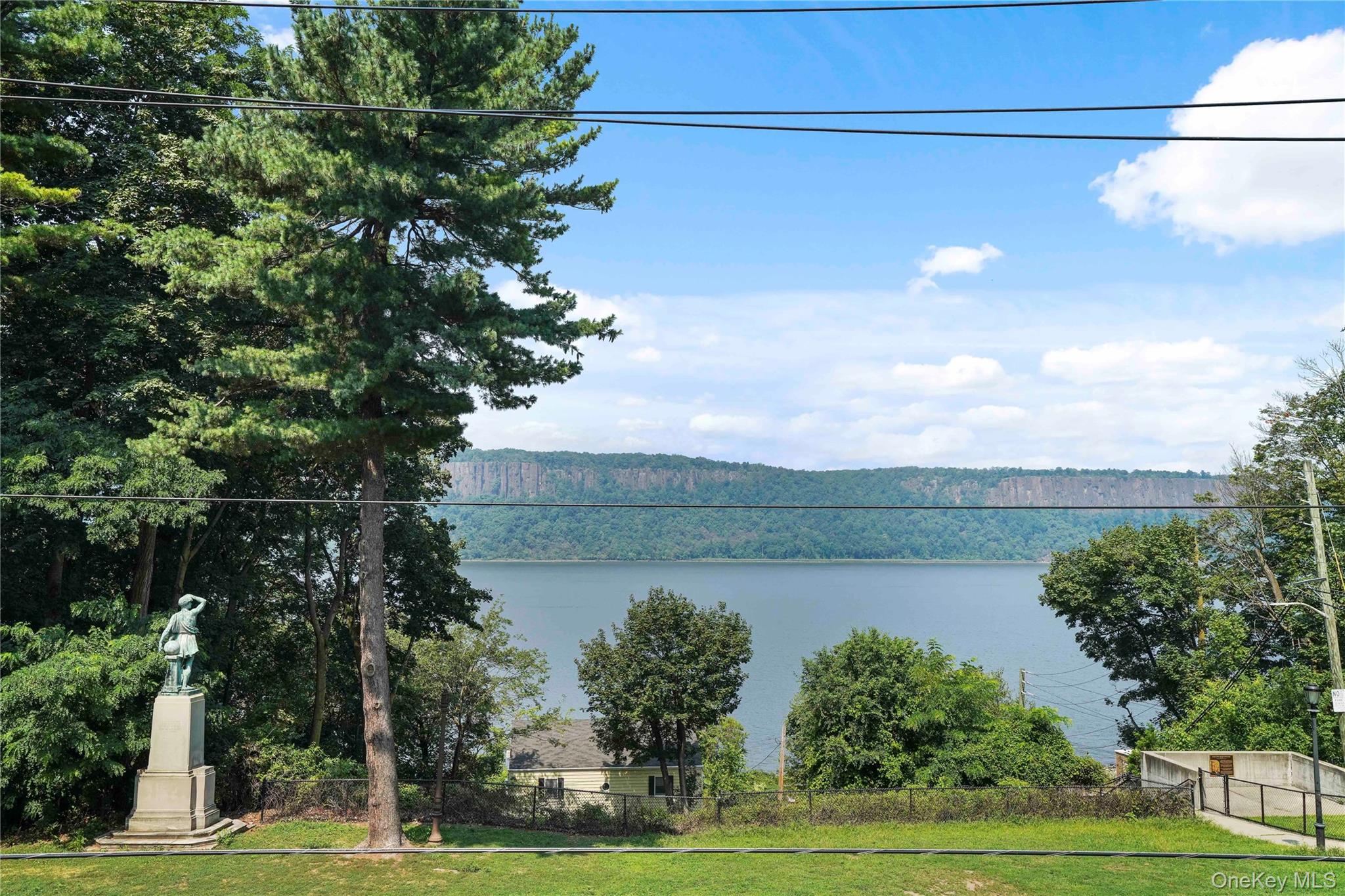 1 Hawley Terrace # 2J, Yonkers, NY 10701