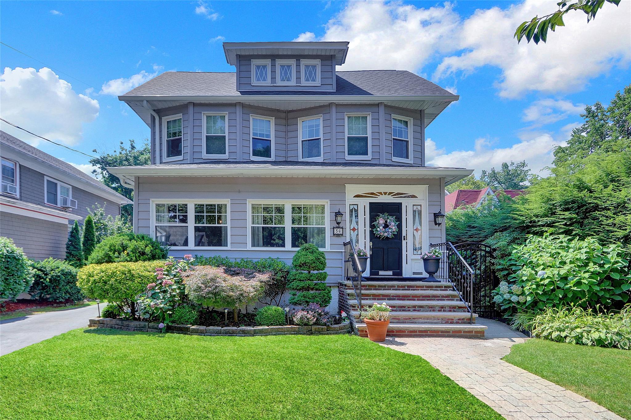 36 Amelia Court, Staten Island, NY 10310