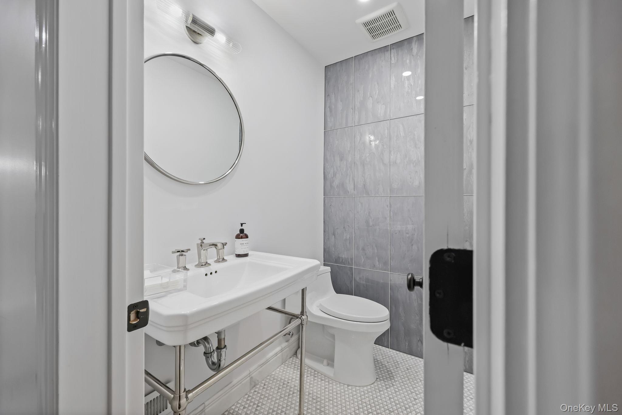 8 Varian Lane, Scarsdale, NY 10583