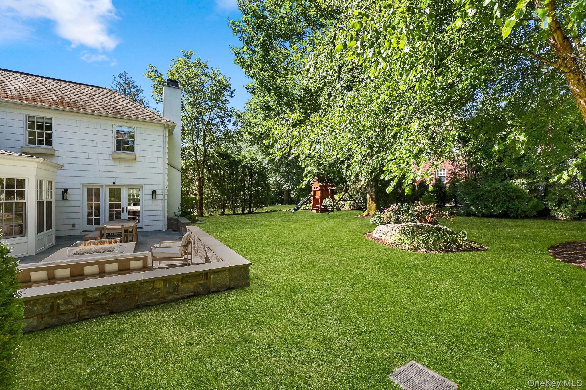 8 Varian Lane, Scarsdale, NY 10583