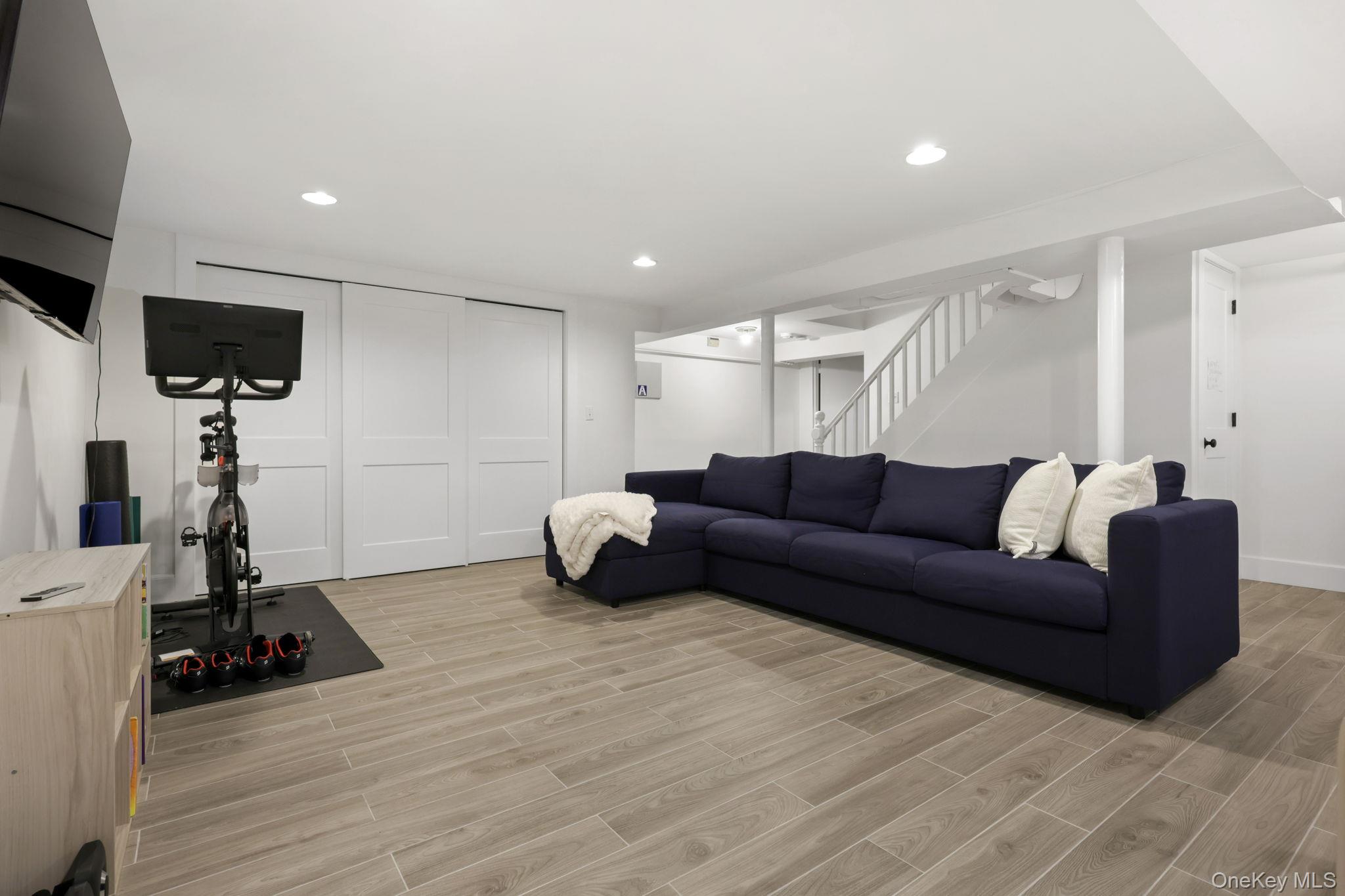 8 Varian Lane, Scarsdale, NY 10583