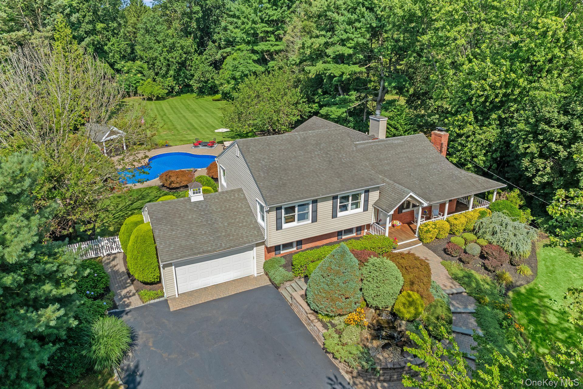 37 Salem Ridge Drive, Huntington, NY 11743