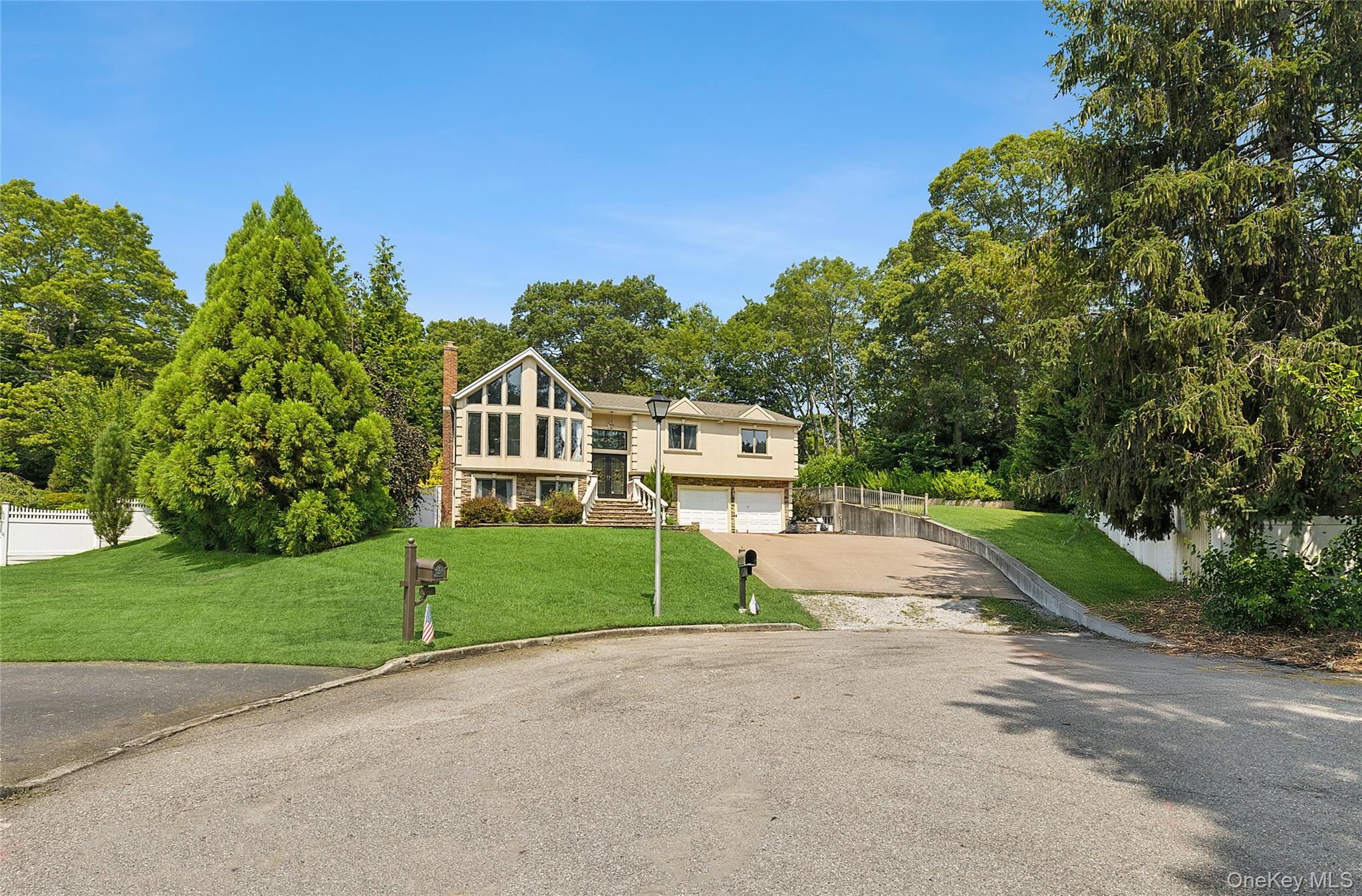 8 Hayes Street, Nesconset, NY 11767