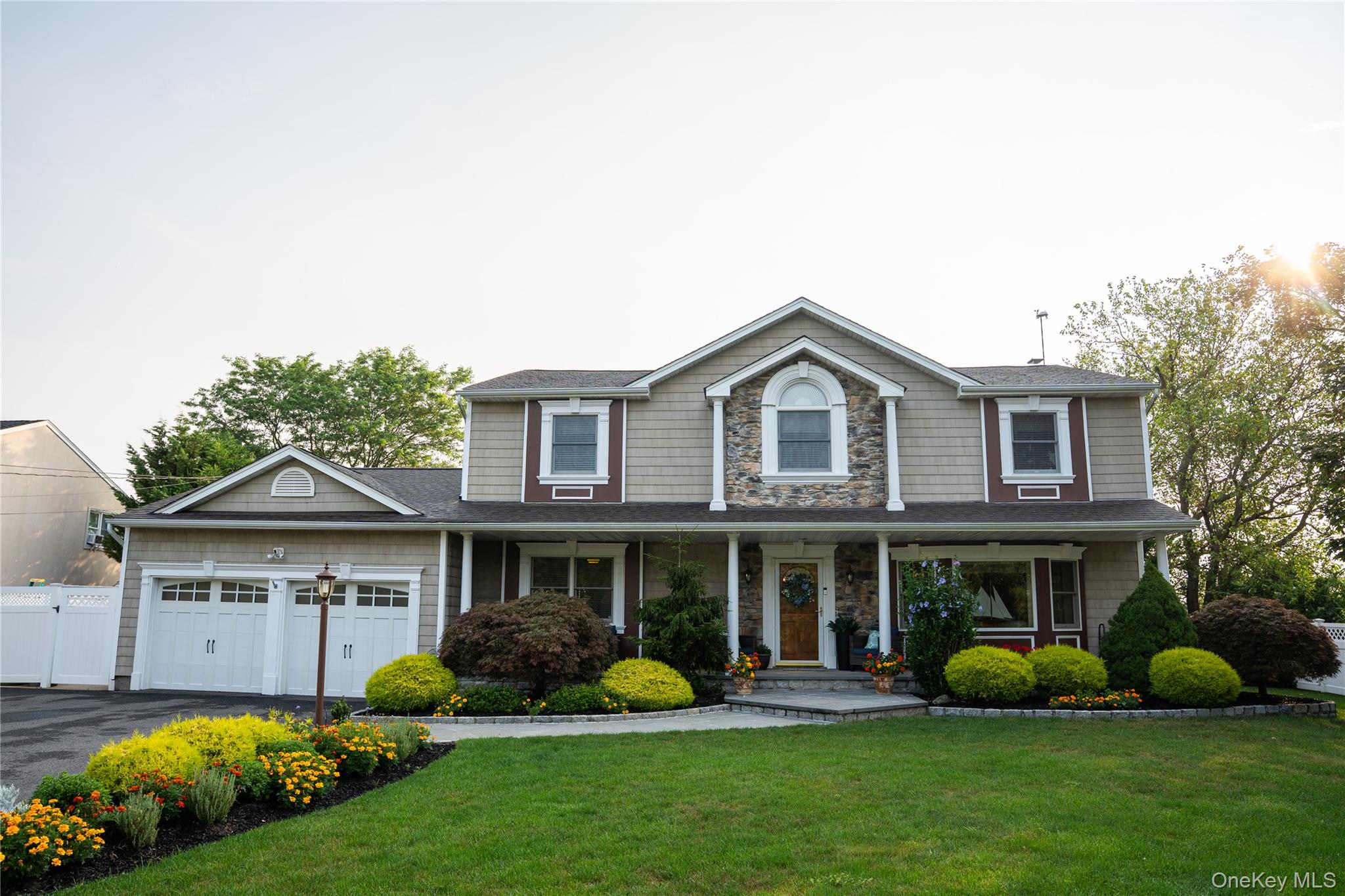 209 Blue Point Road, Oakdale, NY 11769