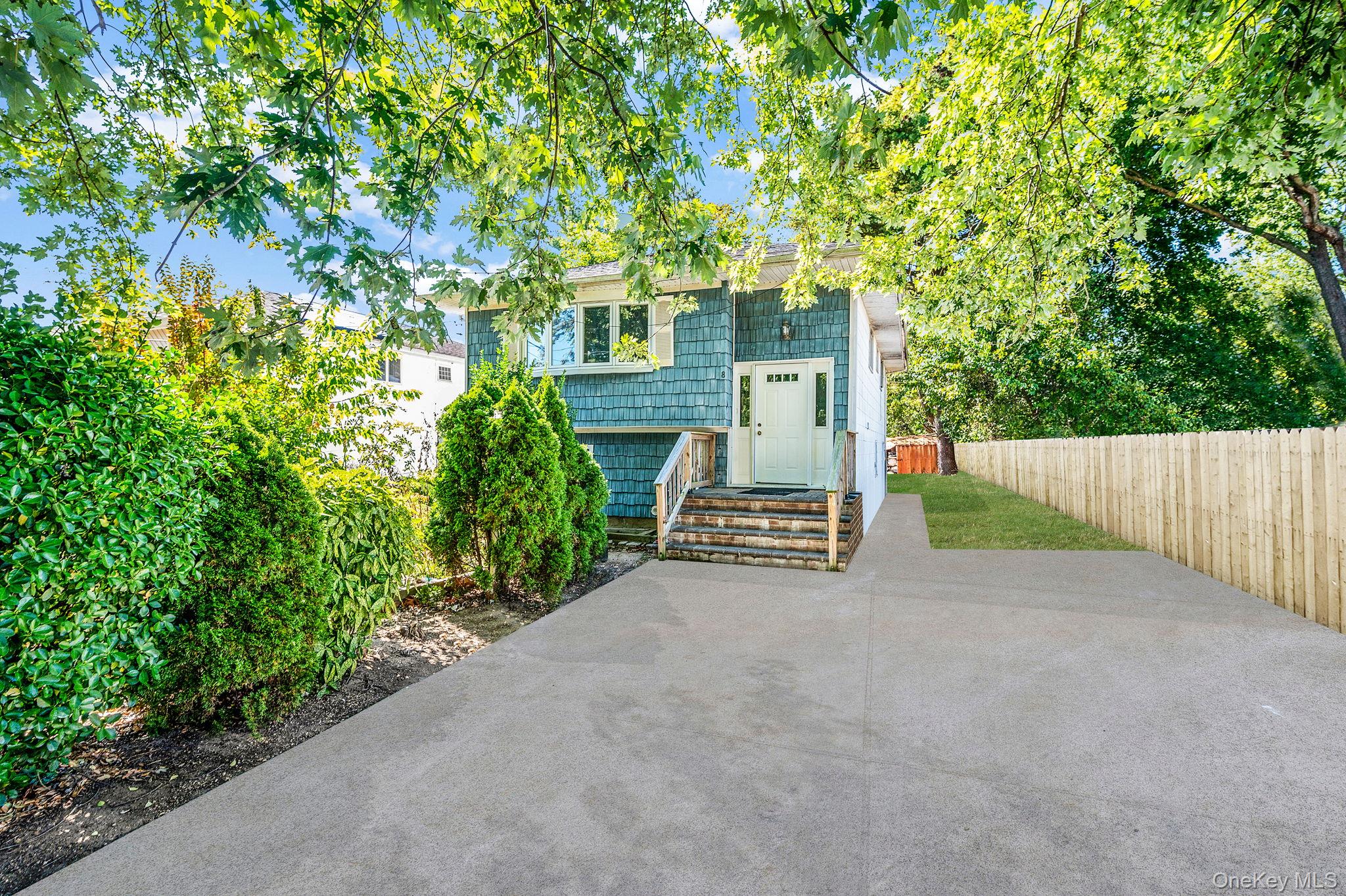 8 Willoughby Street, Brentwood, NY 11717