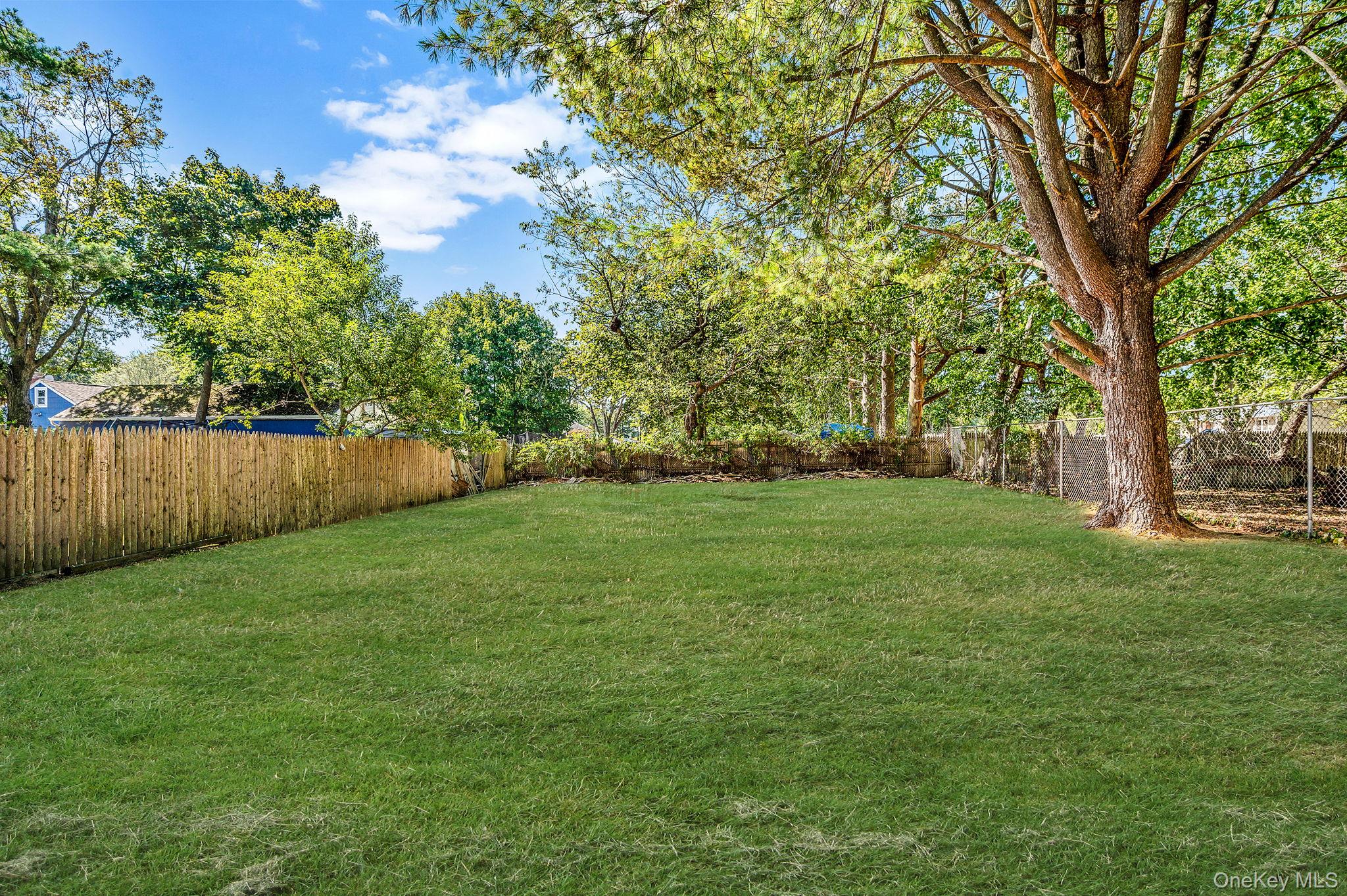 8 Willoughby Street, Brentwood, NY 11717