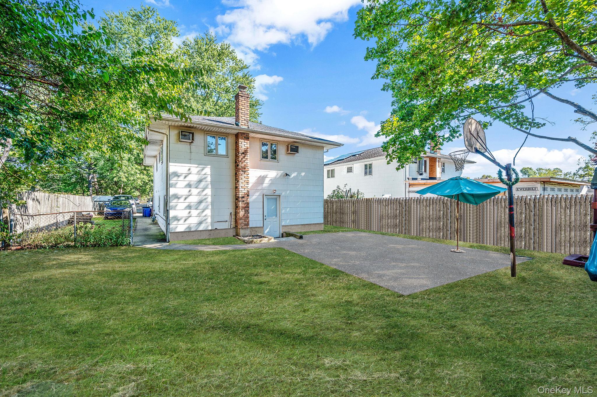 8 Willoughby Street, Brentwood, NY 11717