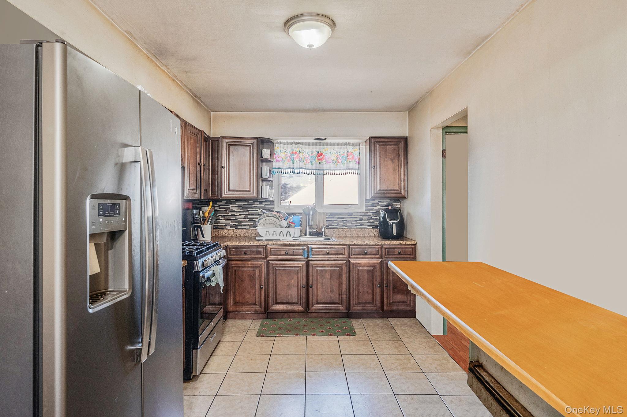 8 Willoughby Street, Brentwood, NY 11717