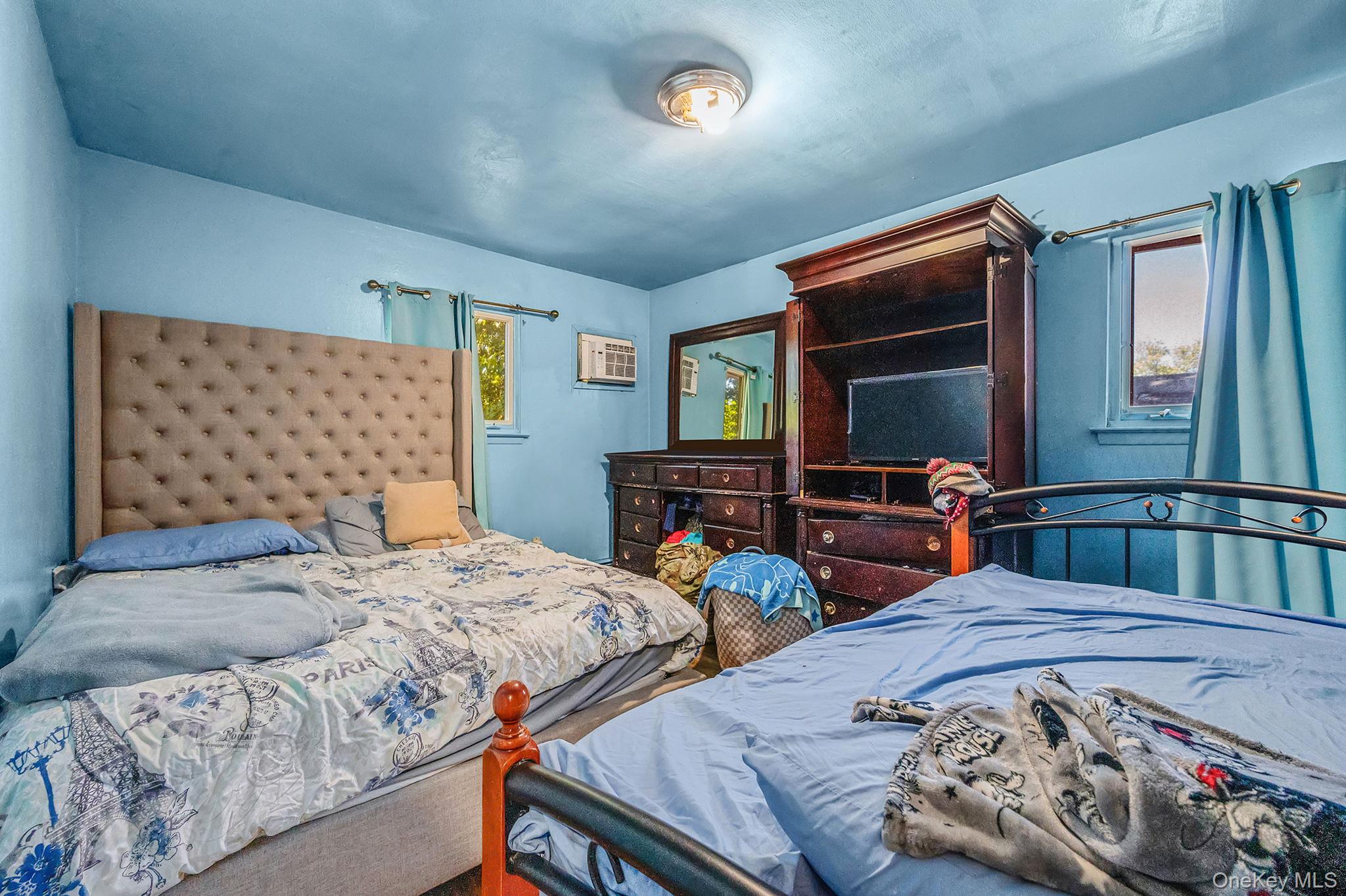 8 Willoughby Street, Brentwood, NY 11717