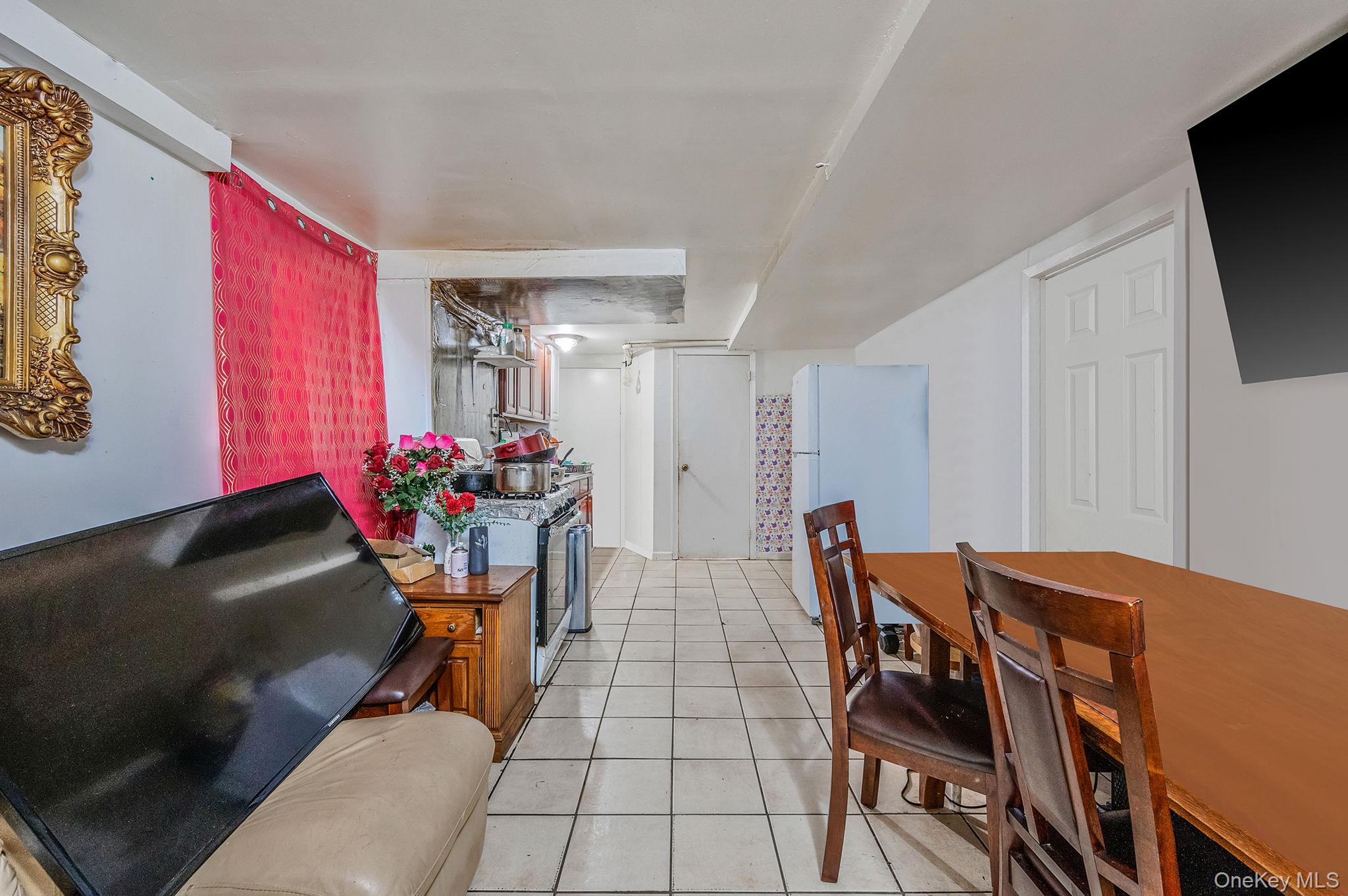 8 Willoughby Street, Brentwood, NY 11717