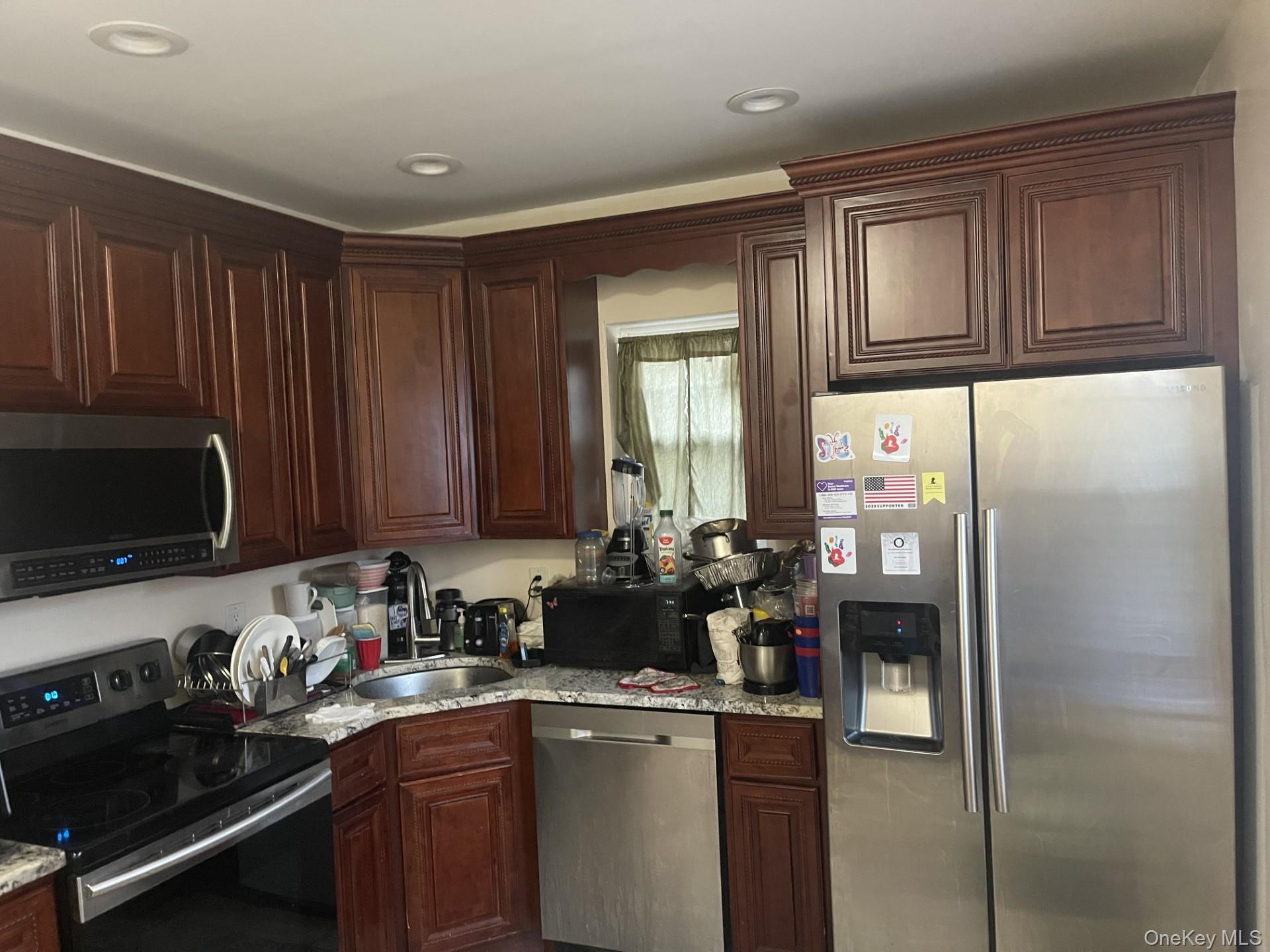 918 10th Street, West Babylon, NY 11704