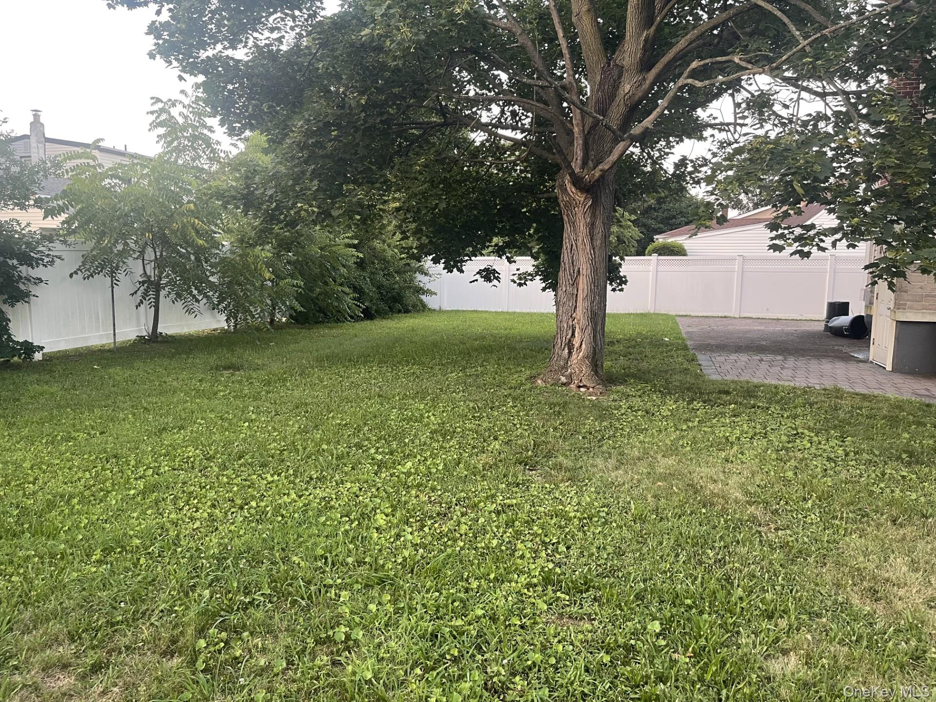 918 10th Street, West Babylon, NY 11704