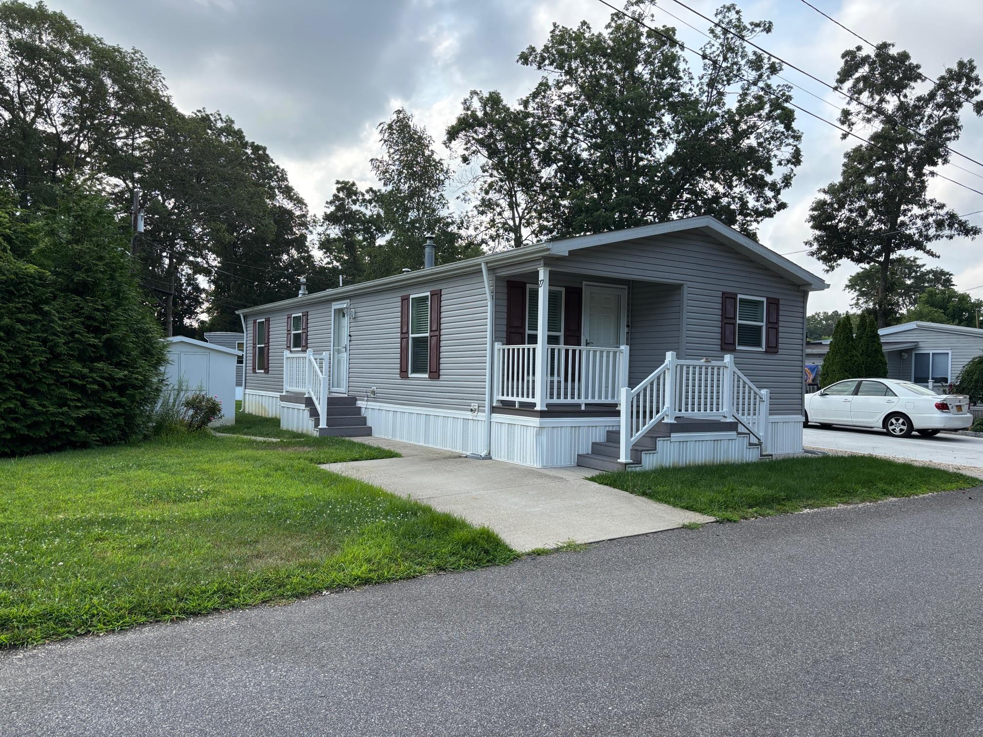 61 Forge Road # 27, Riverhead, NY 11901